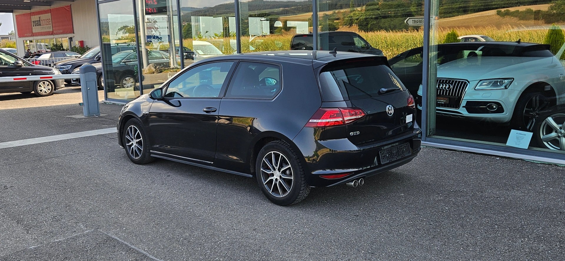 VW Golf 2.0 TDI GTD-image-4