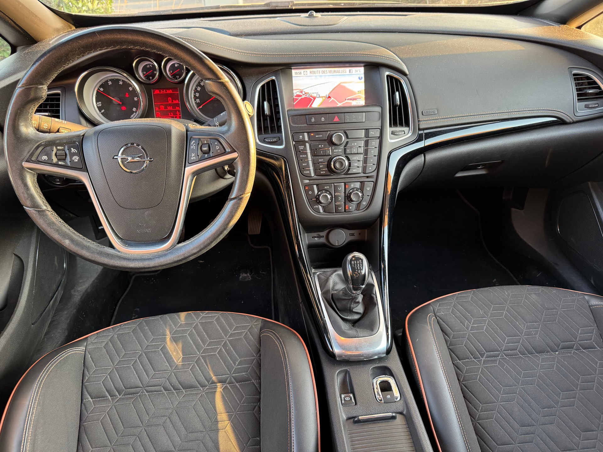 OPEL CASCADA-image-1