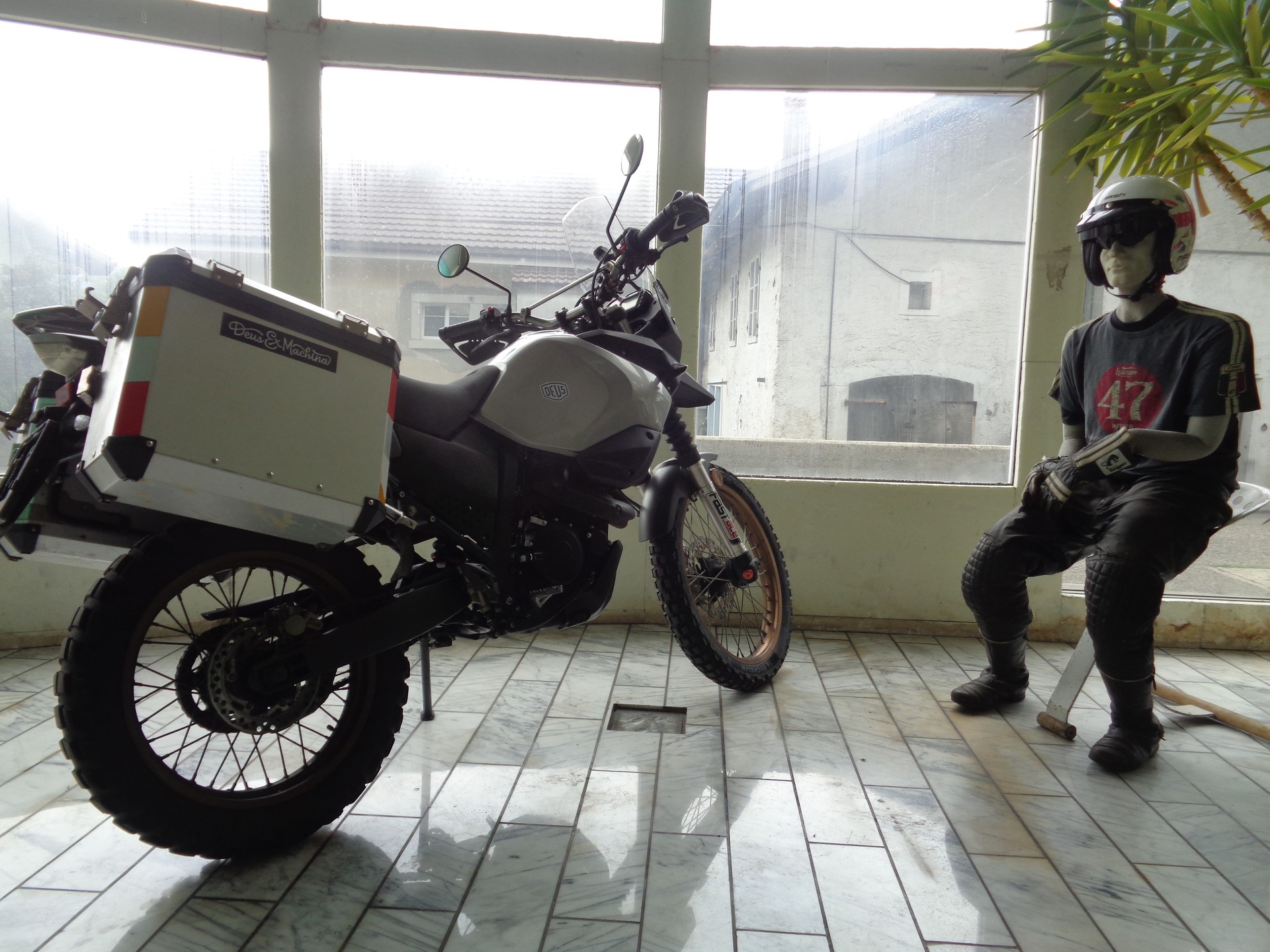 MASH Adventure 400-image-1