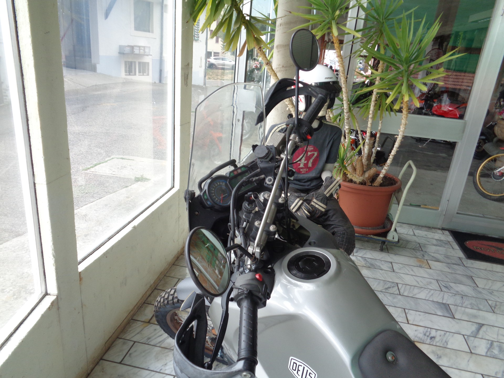 MASH Adventure 400-image-6