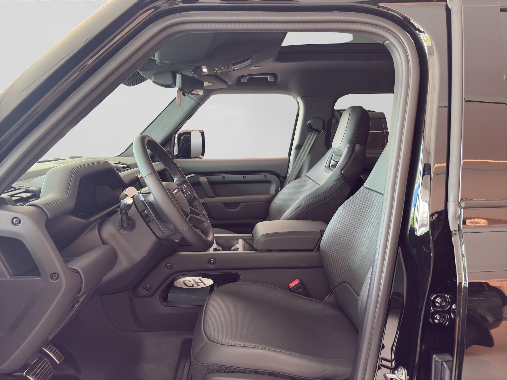 LAND ROVER Defender 110 4.4 V8 Octa Black-image-1