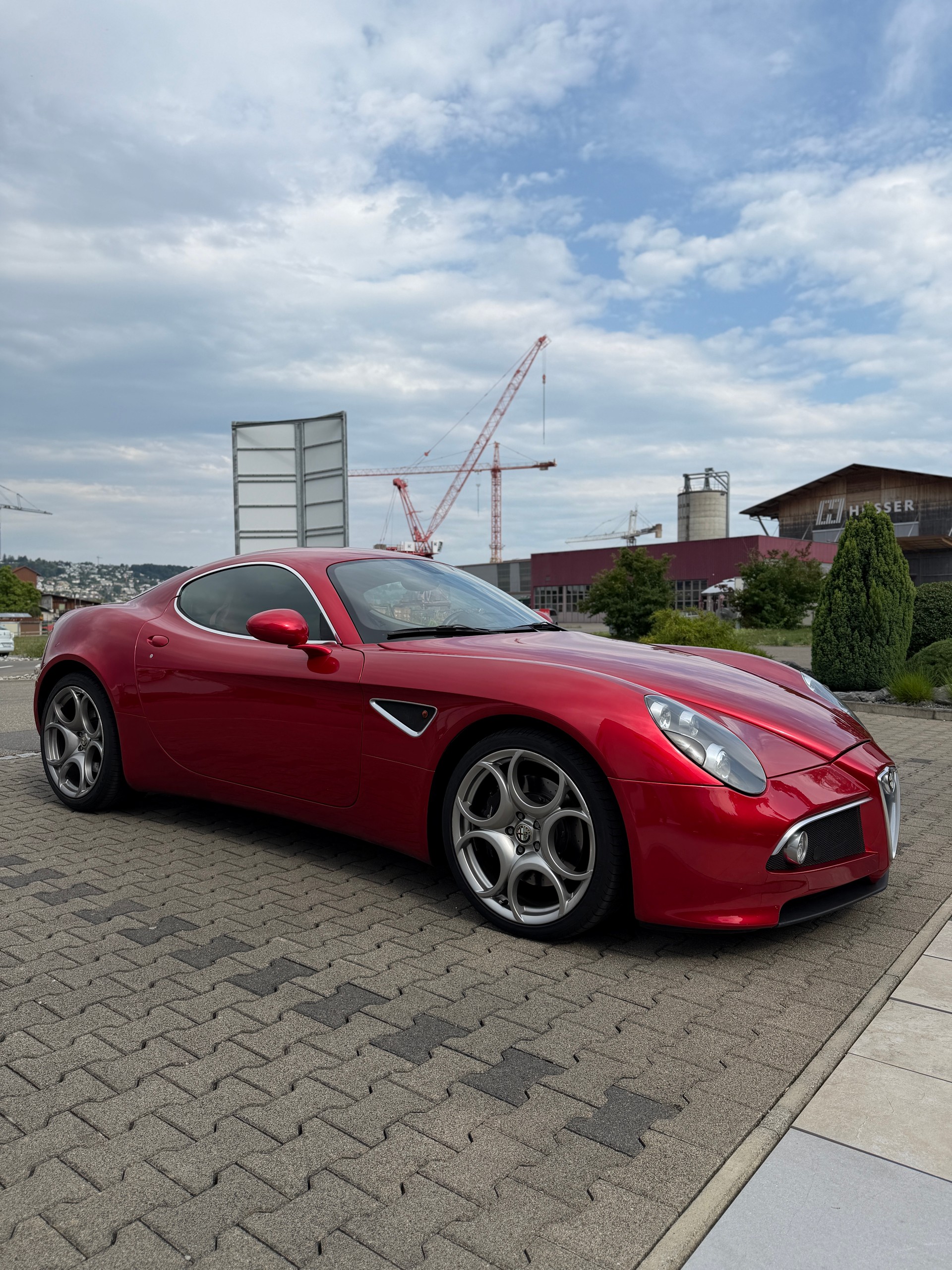 ALFA ROMEO 8C-image-1