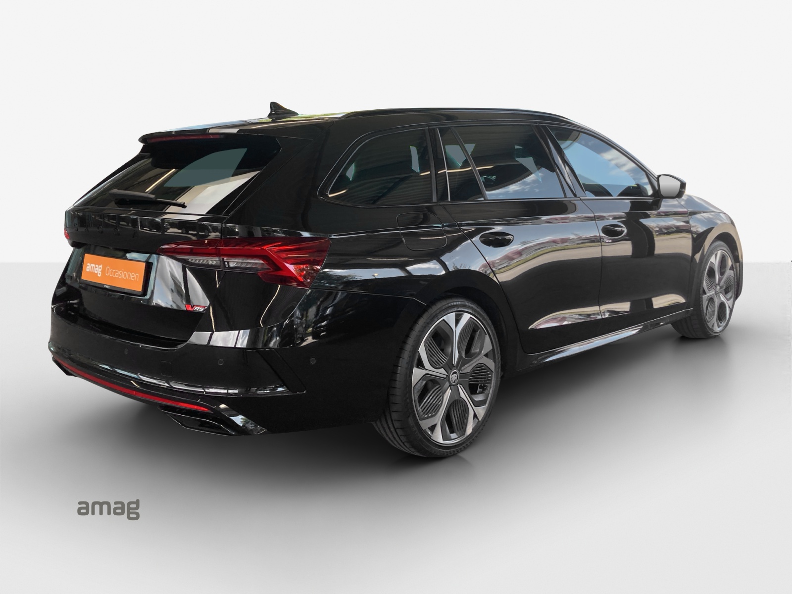 SKODA Octavia Combi 2.0 TSI DSG RS-image-4