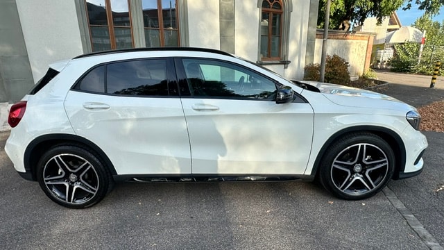 MERCEDES-BENZ GLA 200 d Style 4m-image-10