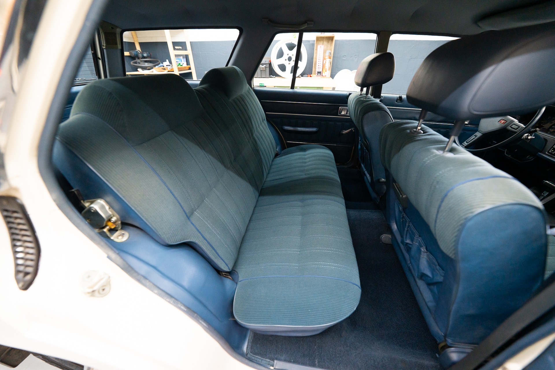 TOYOTA Crown 2800i Station-image-9