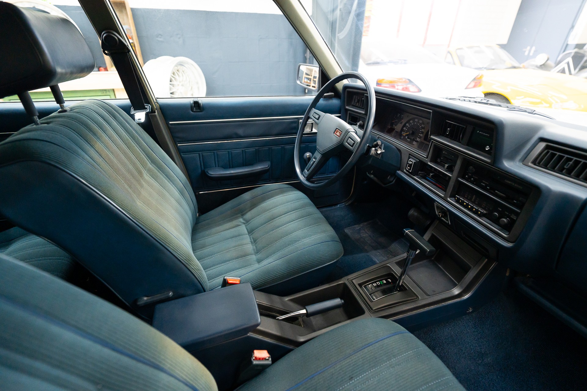 TOYOTA Crown 2800i Station-image-8