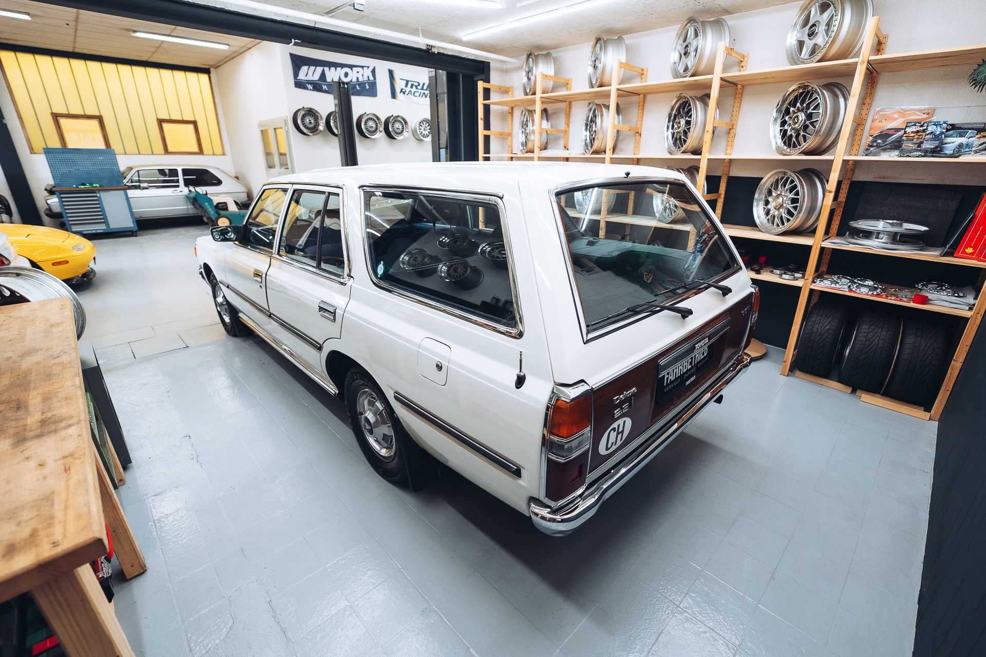 TOYOTA Crown 2800i Station-image-7