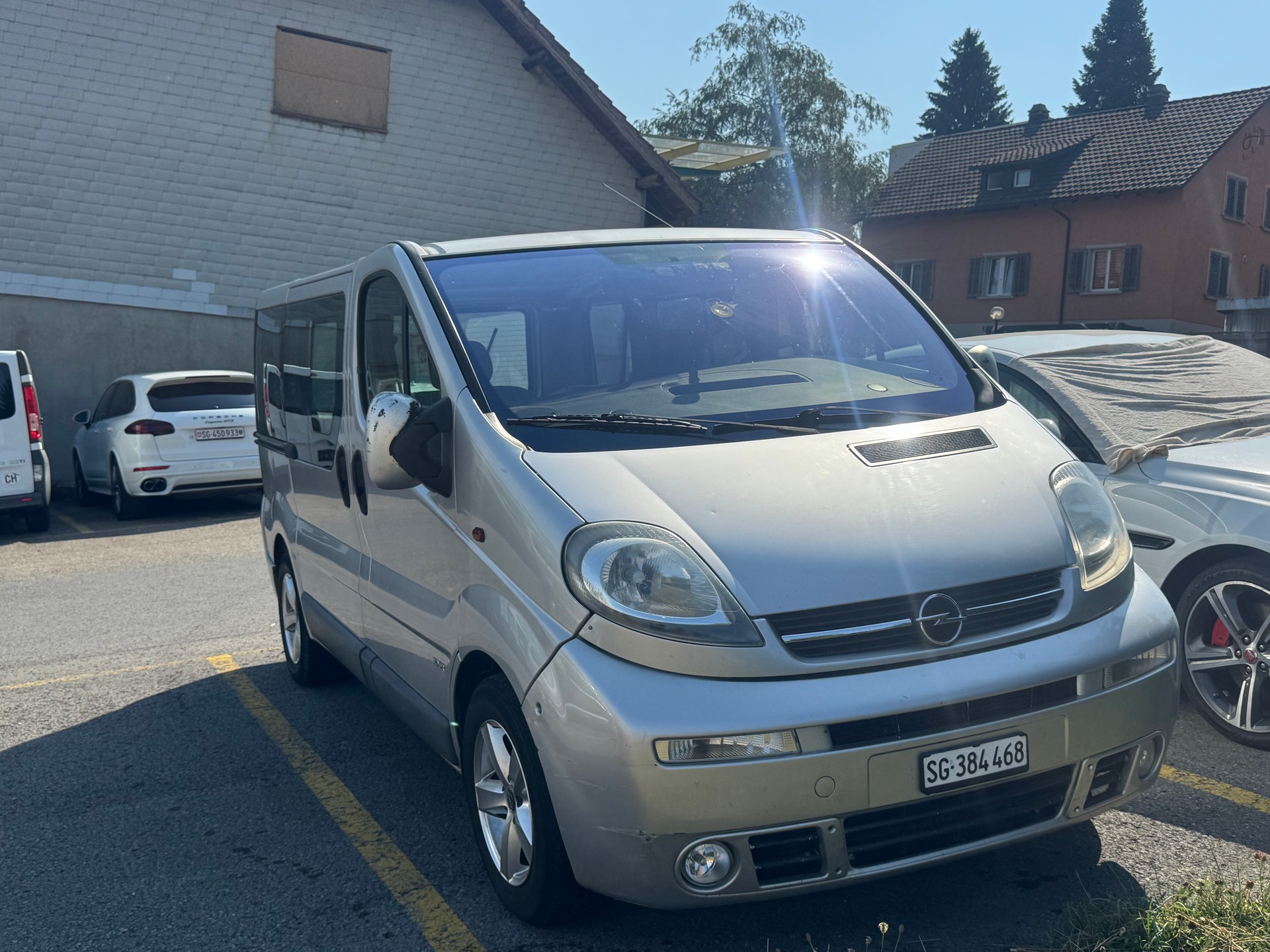 OPEL VIVARO-image-2
