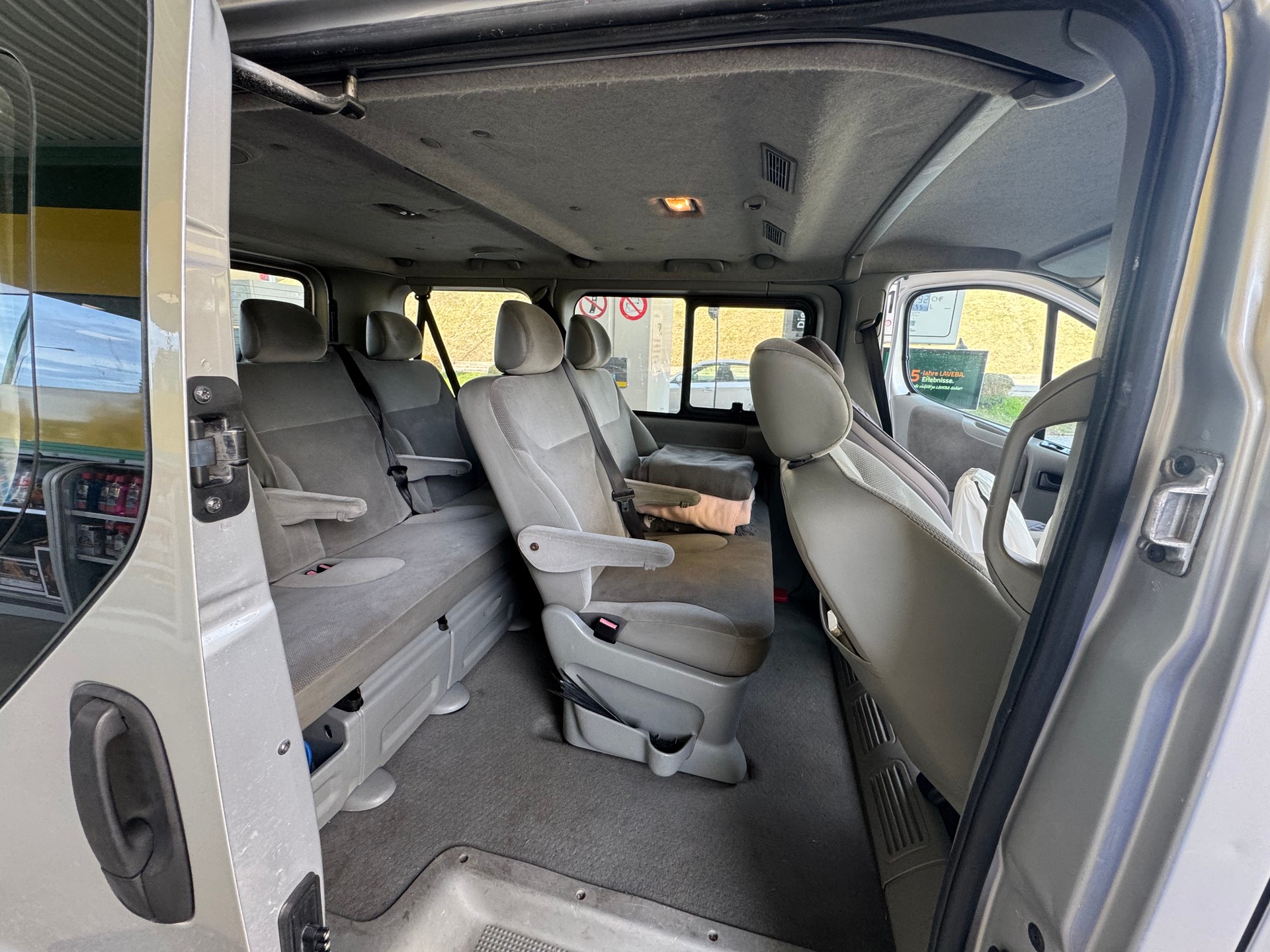 OPEL VIVARO-image-0