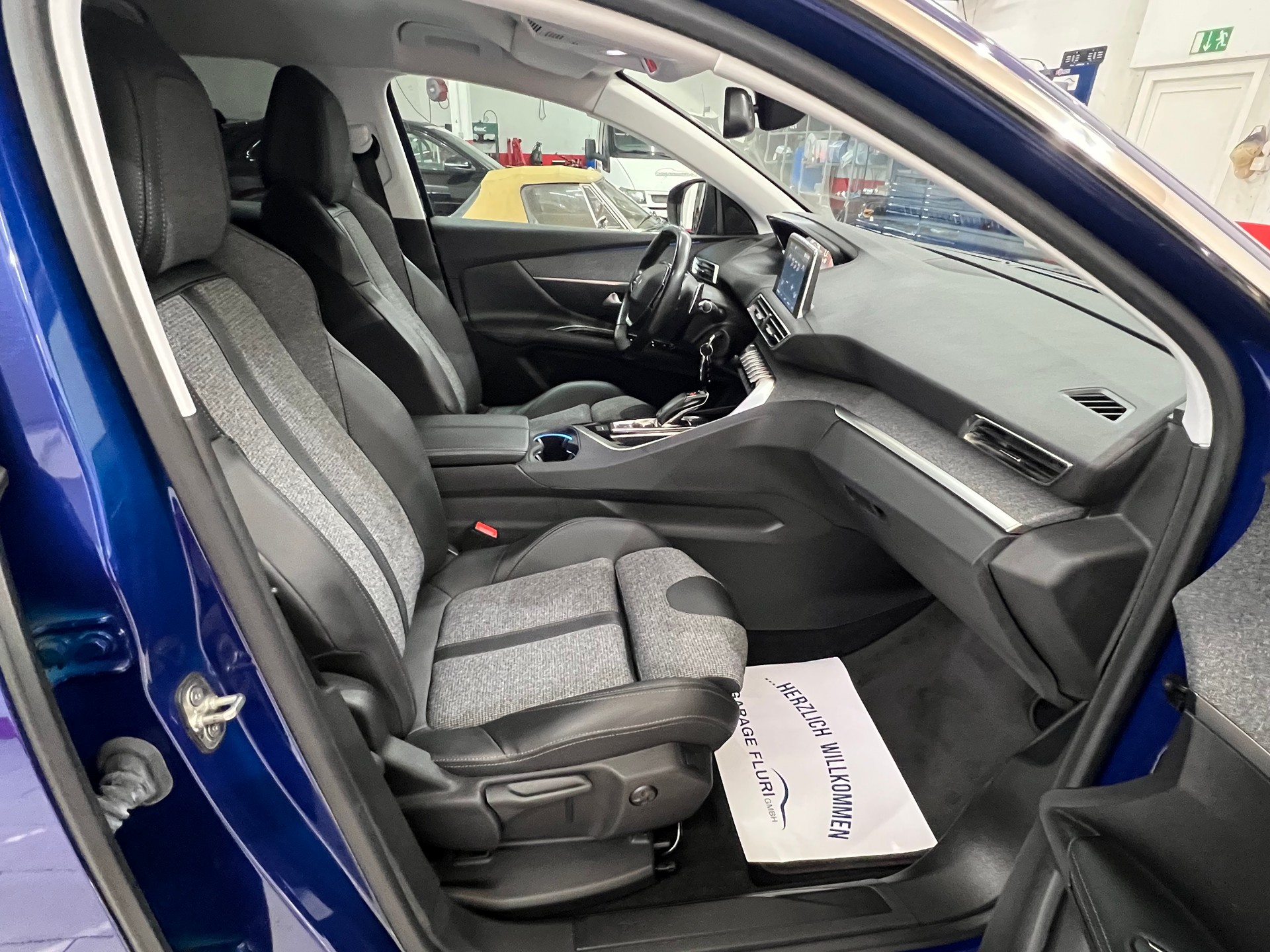 PEUGEOT 3008 1.5 BlueHDi Allure EAT-image-10