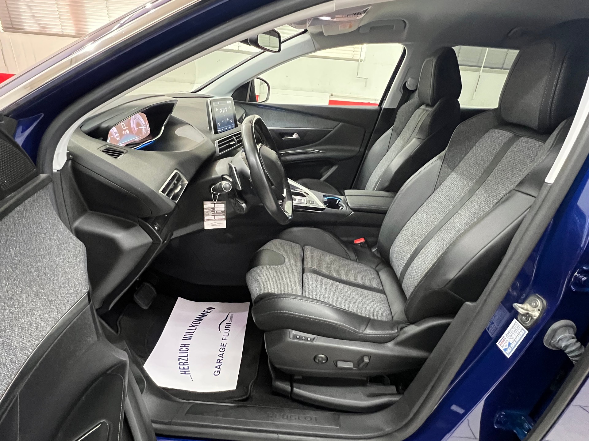 PEUGEOT 3008 1.5 BlueHDi Allure EAT-image-9