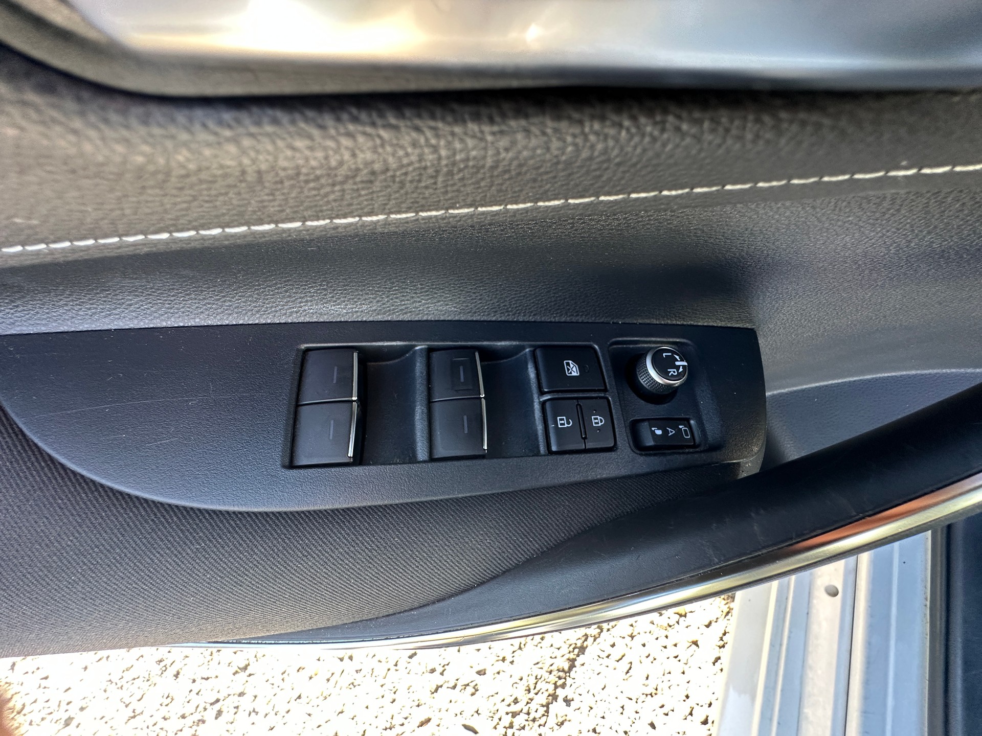 TOYOTA Corolla Touring Sports 1.8 HSD Comfort e-CVT-image-12
