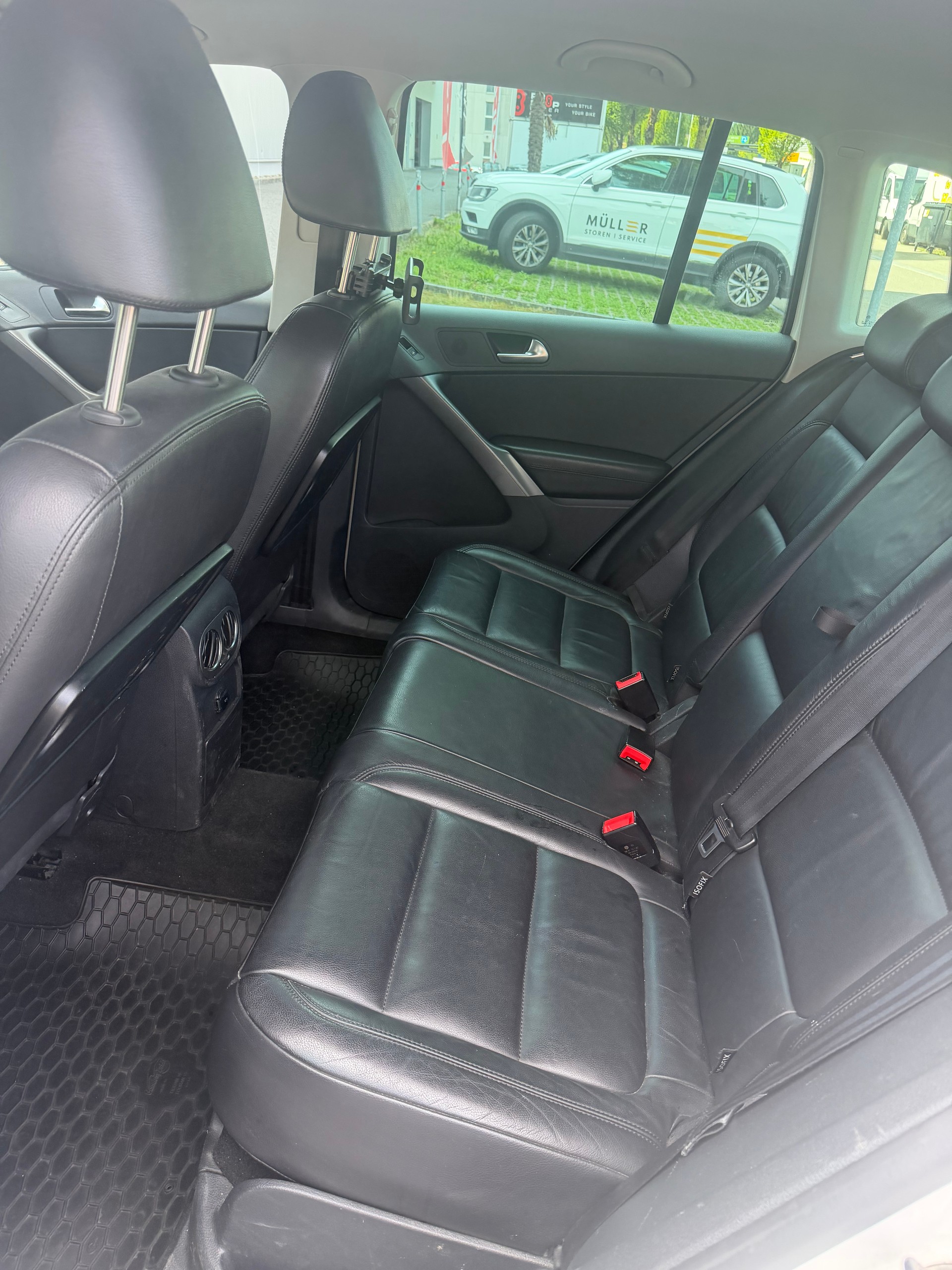 VW Tiguan 2.0 TSI Sport&Style-image-4