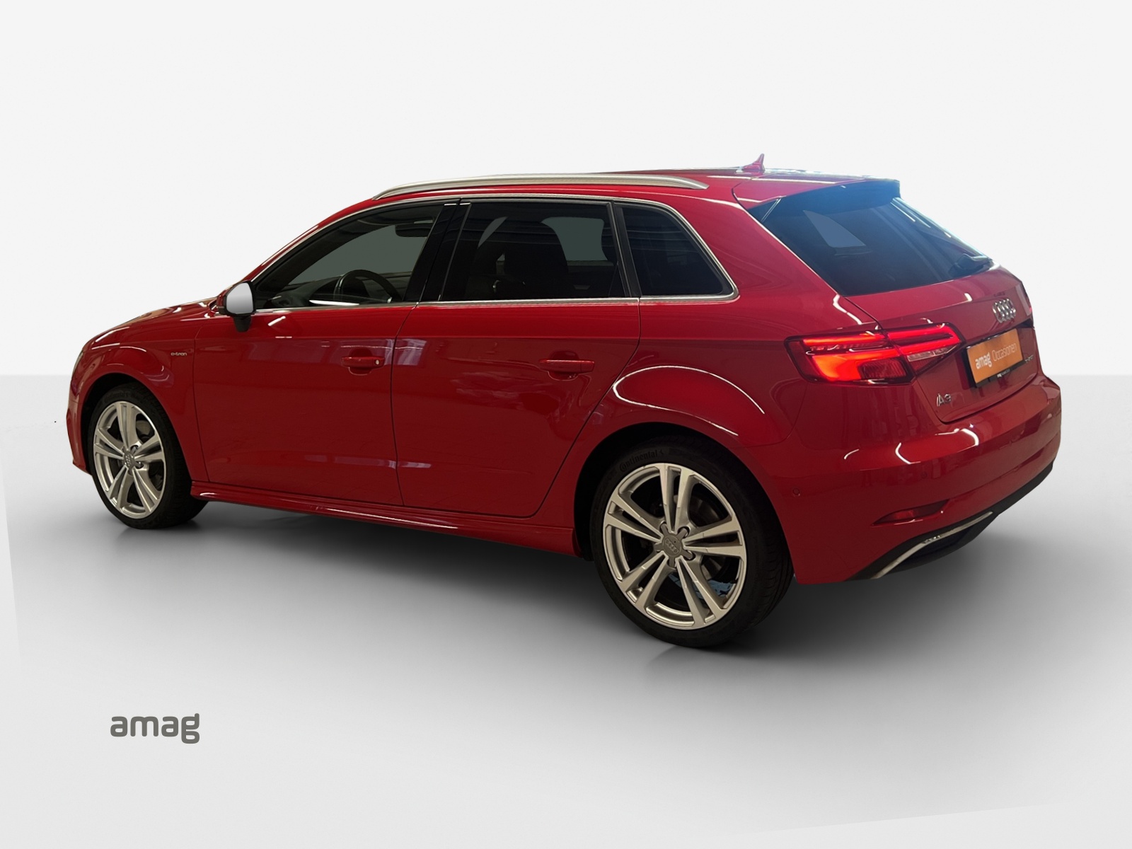 AUDI A3 Sportback 1.4 e-tron Sport S-tronic-showroom-element-2
