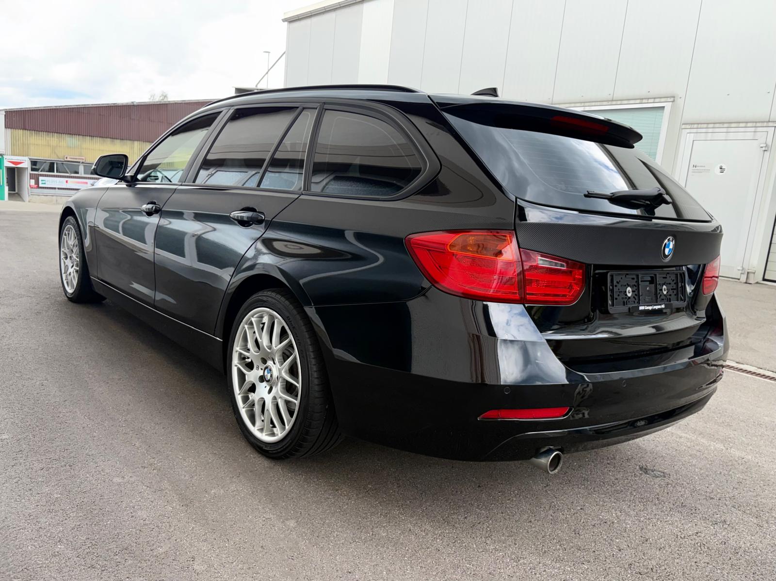 BMW 318d Touring Sport Line Steptronic-image-3