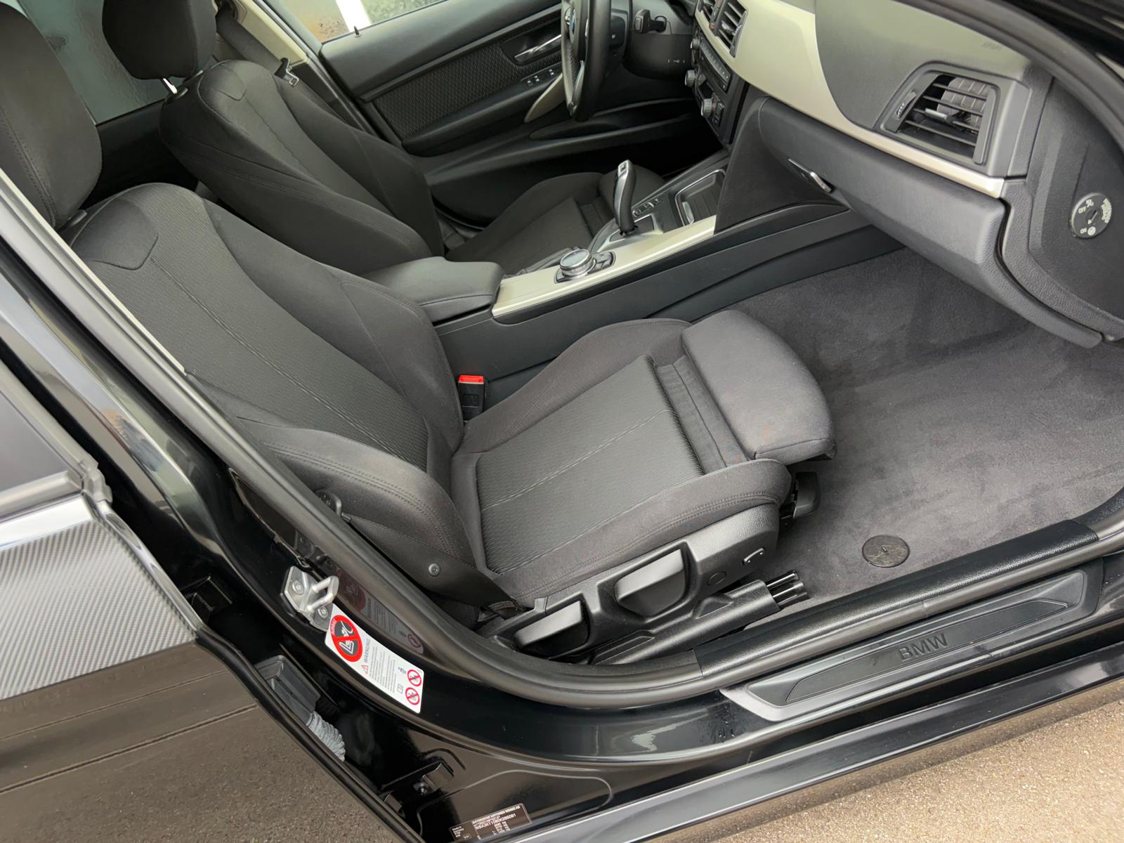 BMW 318d Touring Sport Line Steptronic-image-9