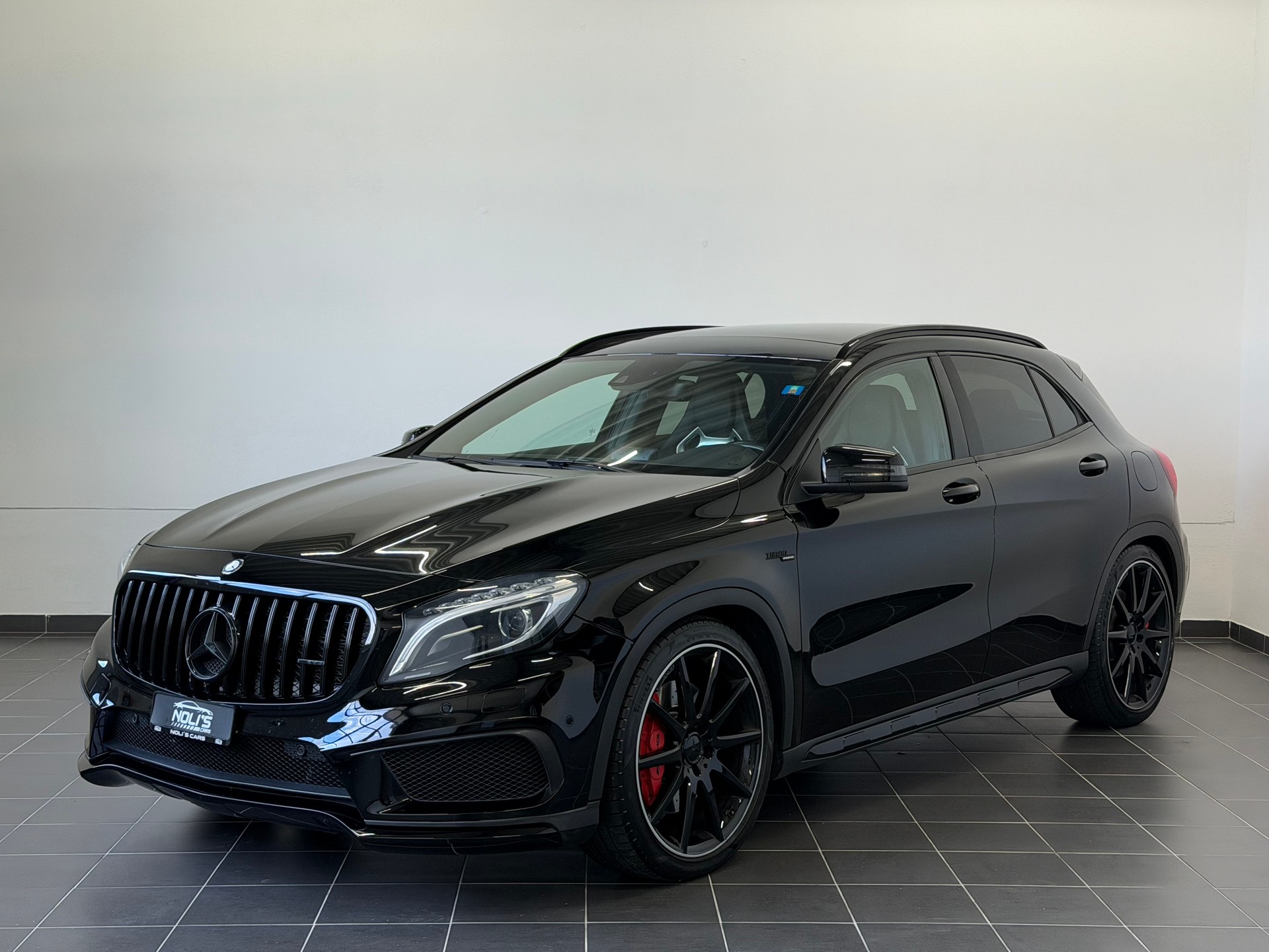 MERCEDES-BENZ GLA 45 AMG 4Matic 7G-DCT-image-2