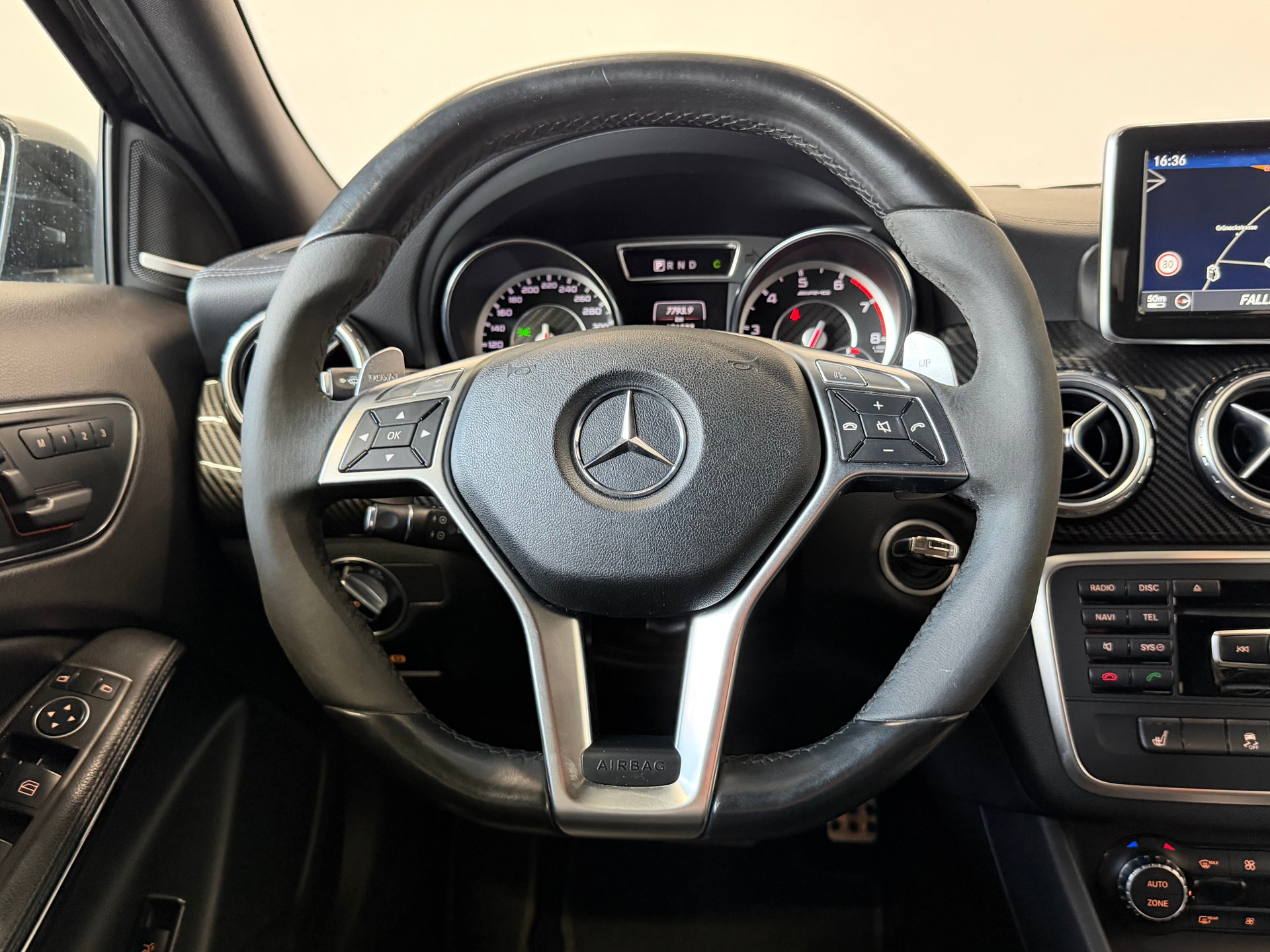 MERCEDES-BENZ GLA 45 AMG 4Matic 7G-DCT-image-13