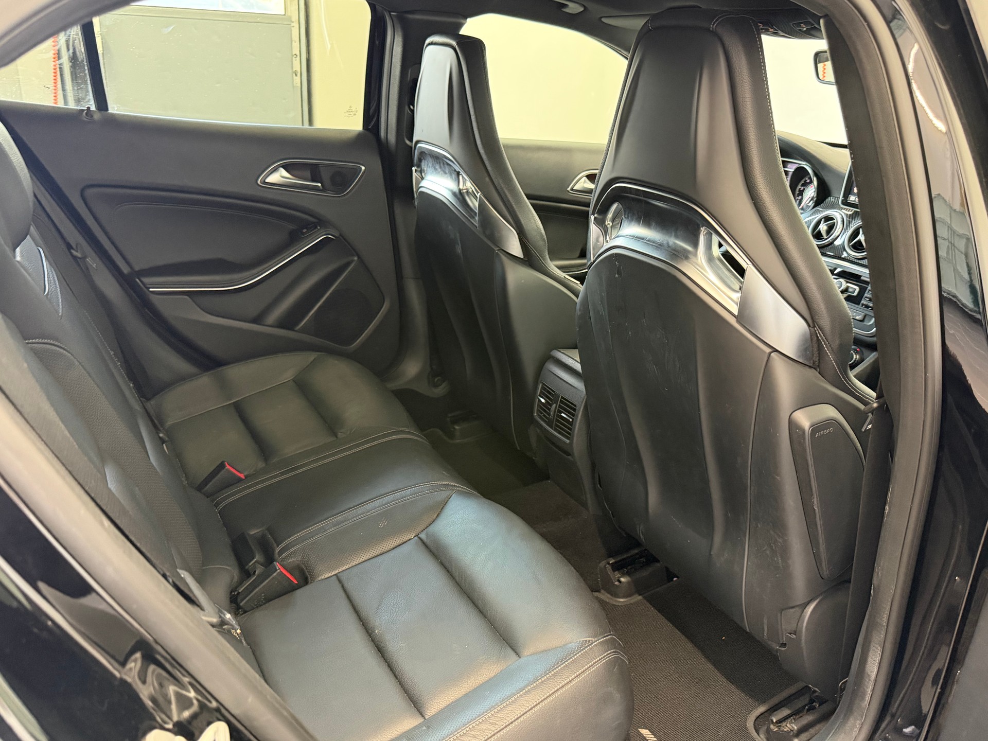 MERCEDES-BENZ GLA 45 AMG 4Matic 7G-DCT-image-14