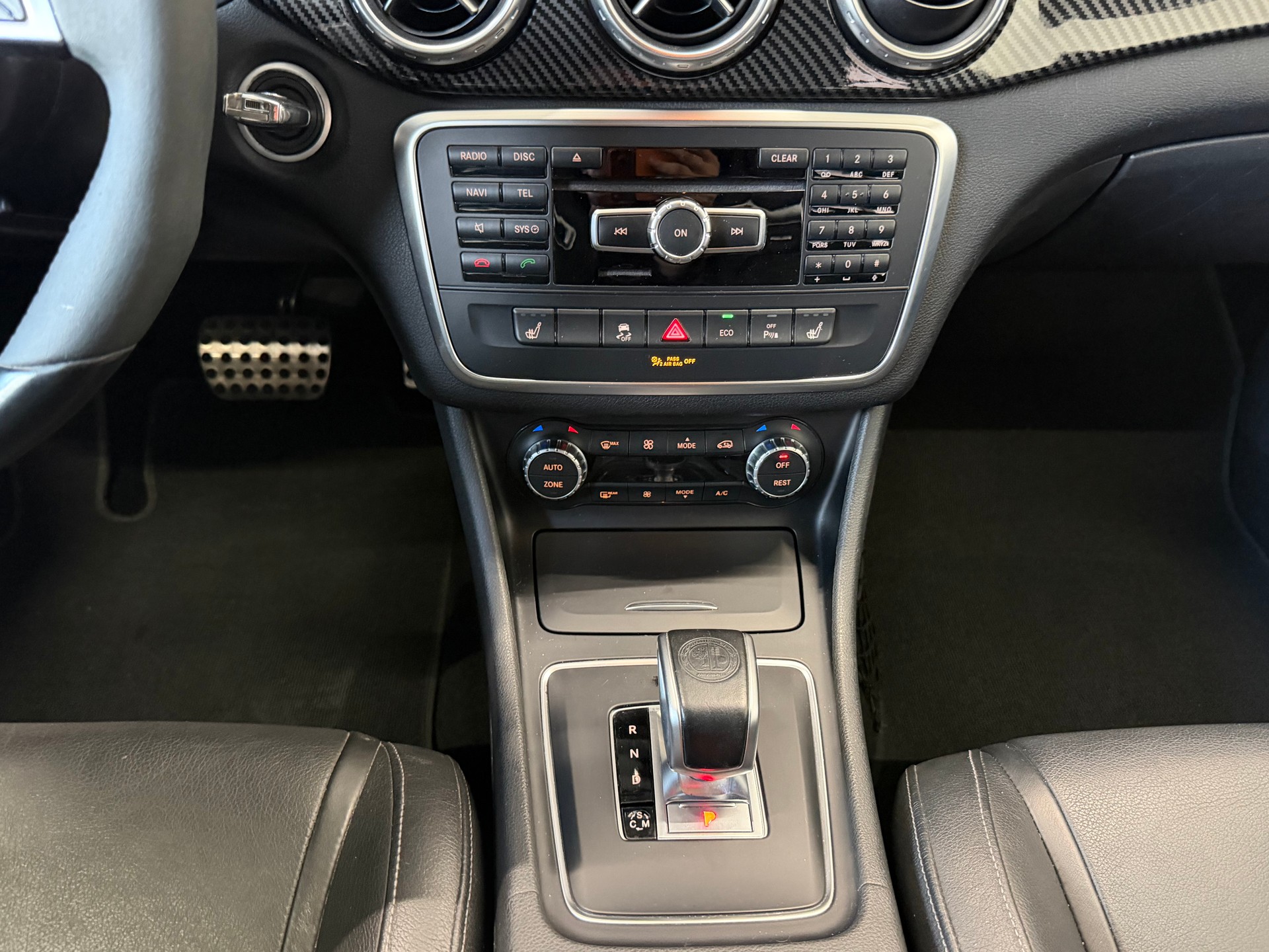 MERCEDES-BENZ GLA 45 AMG 4Matic 7G-DCT-image-12
