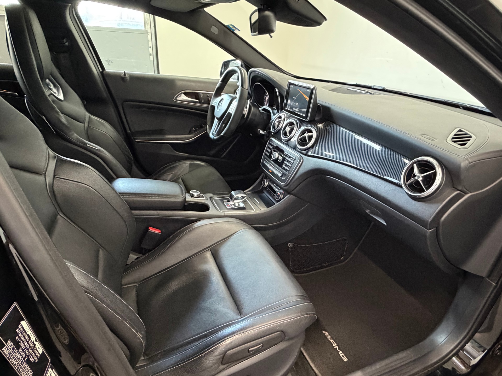 MERCEDES-BENZ GLA 45 AMG 4Matic 7G-DCT-image-10