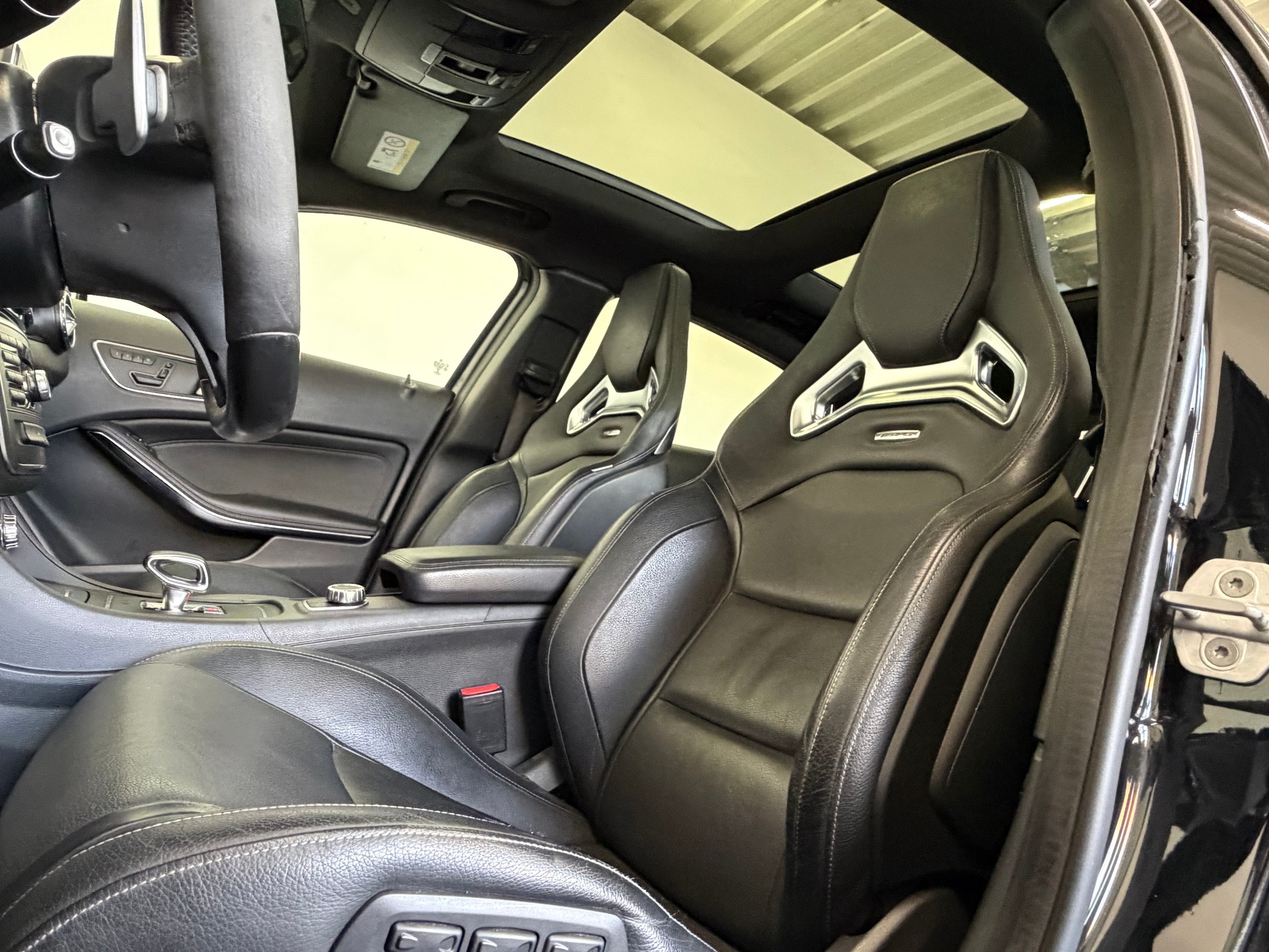 MERCEDES-BENZ GLA 45 AMG 4Matic 7G-DCT-image-9