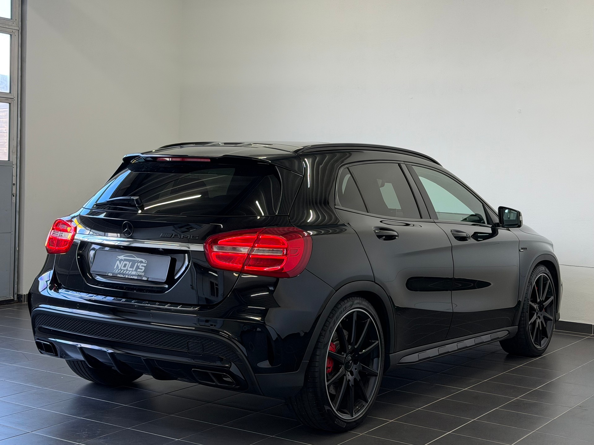 MERCEDES-BENZ GLA 45 AMG 4Matic 7G-DCT-image-4