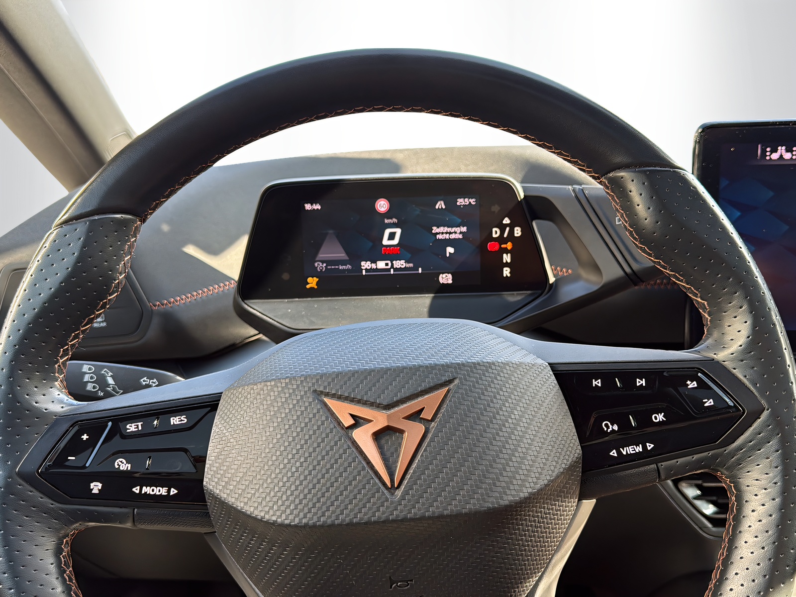 CUPRA Born 58 kWh *MASSAGESITZE*-image-8