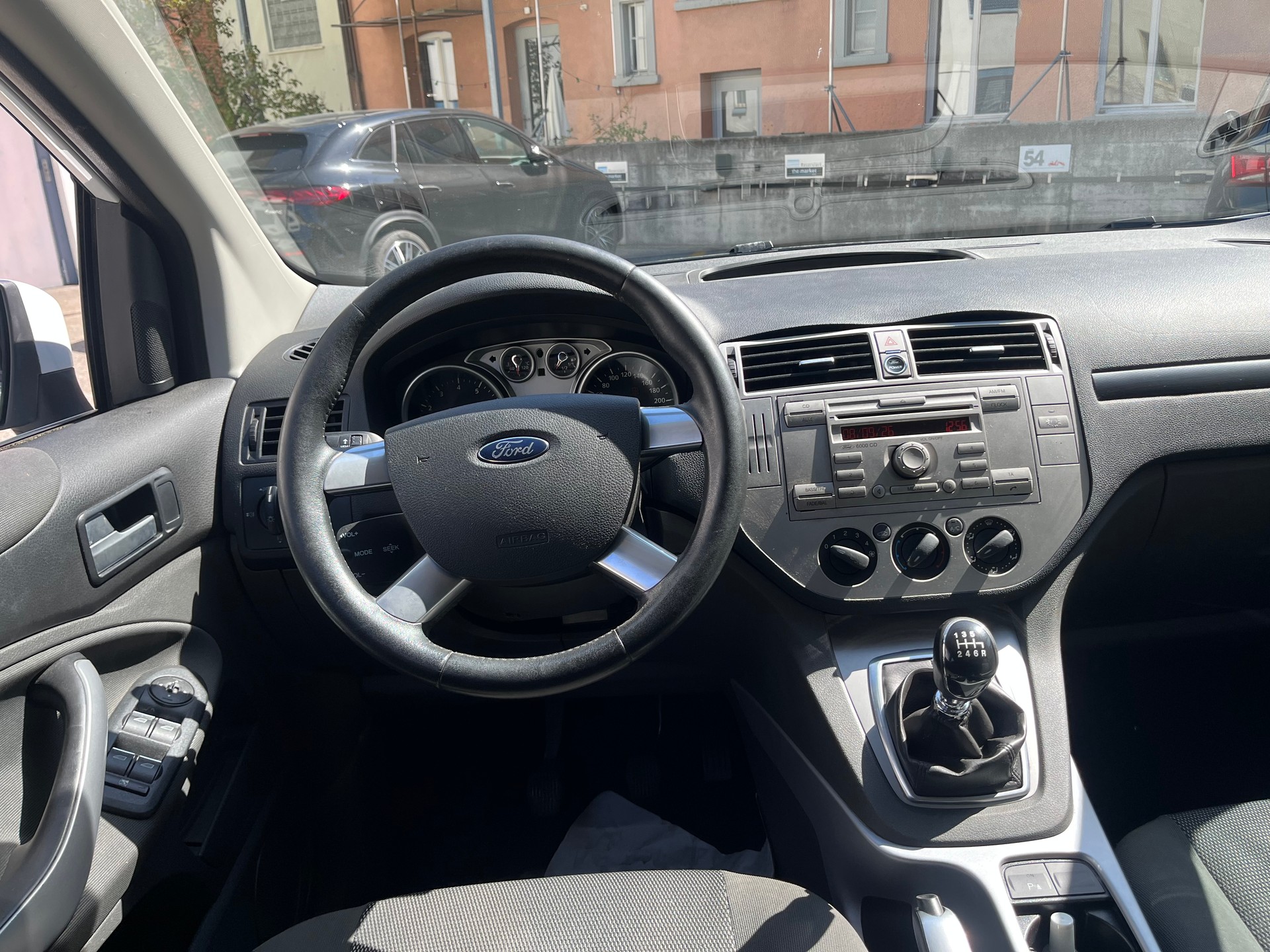 FORD Kuga 2.5 Turbo Titanium 4WD-image-5