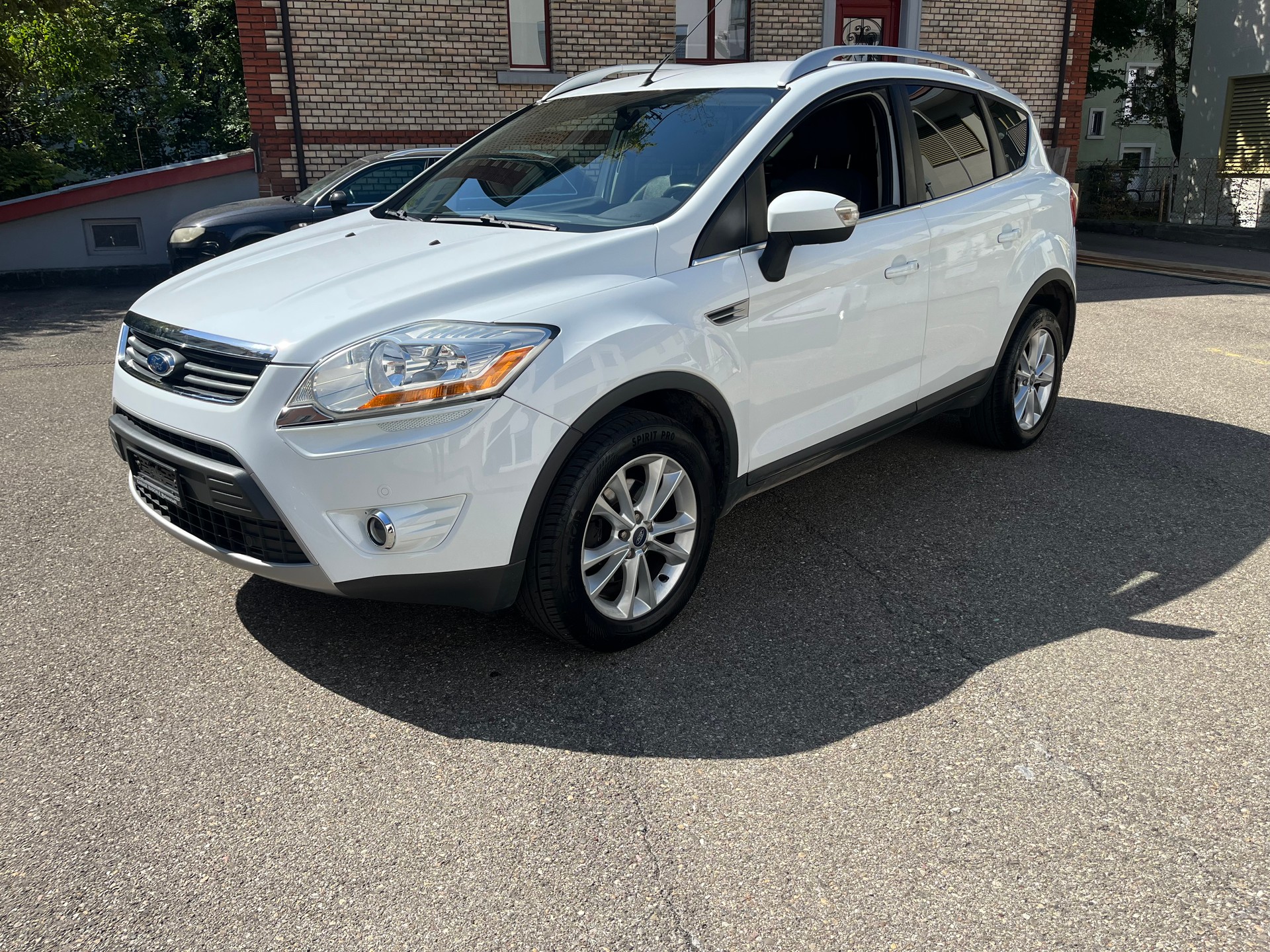 FORD Kuga 2.5 Turbo Titanium 4WD-image-0