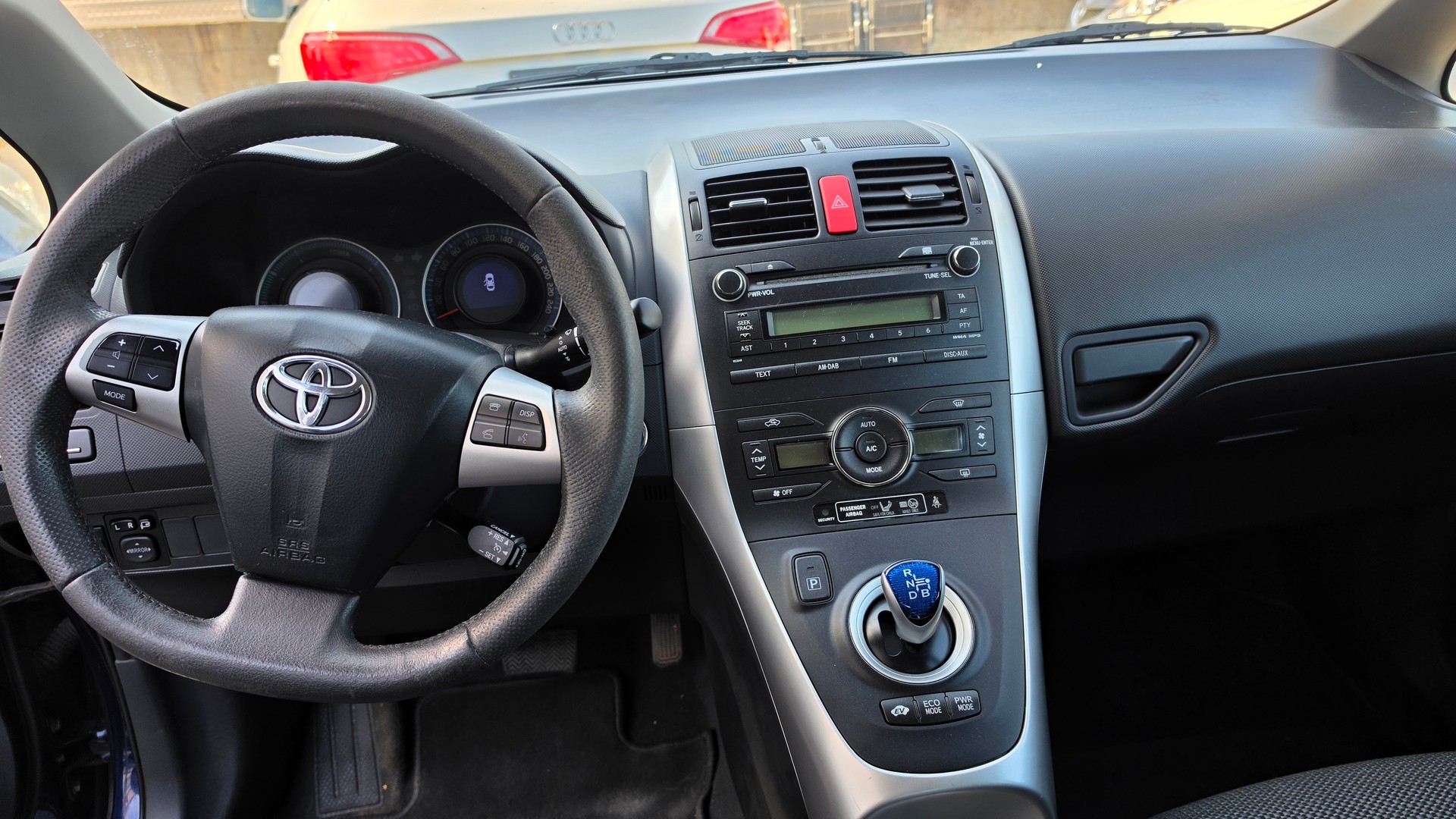 TOYOTA Auris 1.8 16V HSD Linea Sol Premium-image-10
