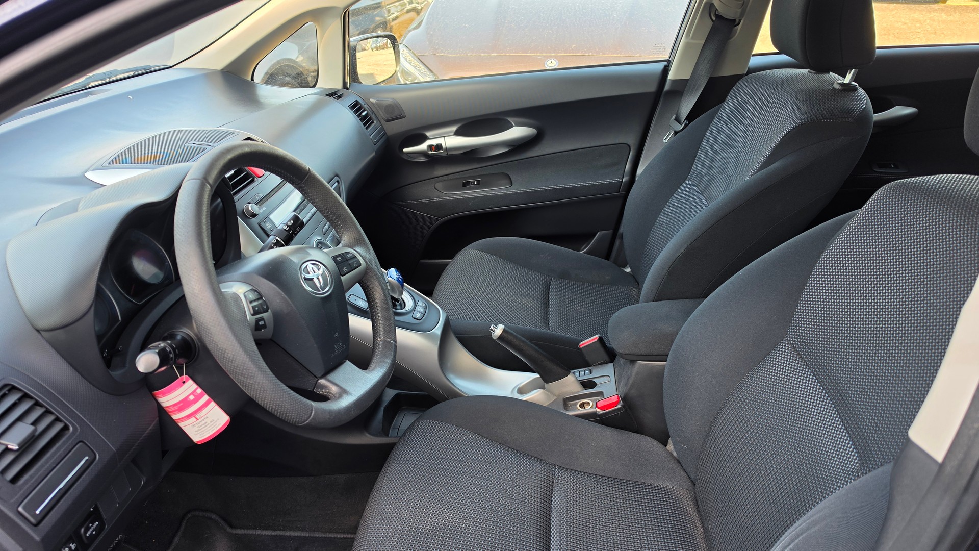 TOYOTA Auris 1.8 16V HSD Linea Sol Premium-image-12