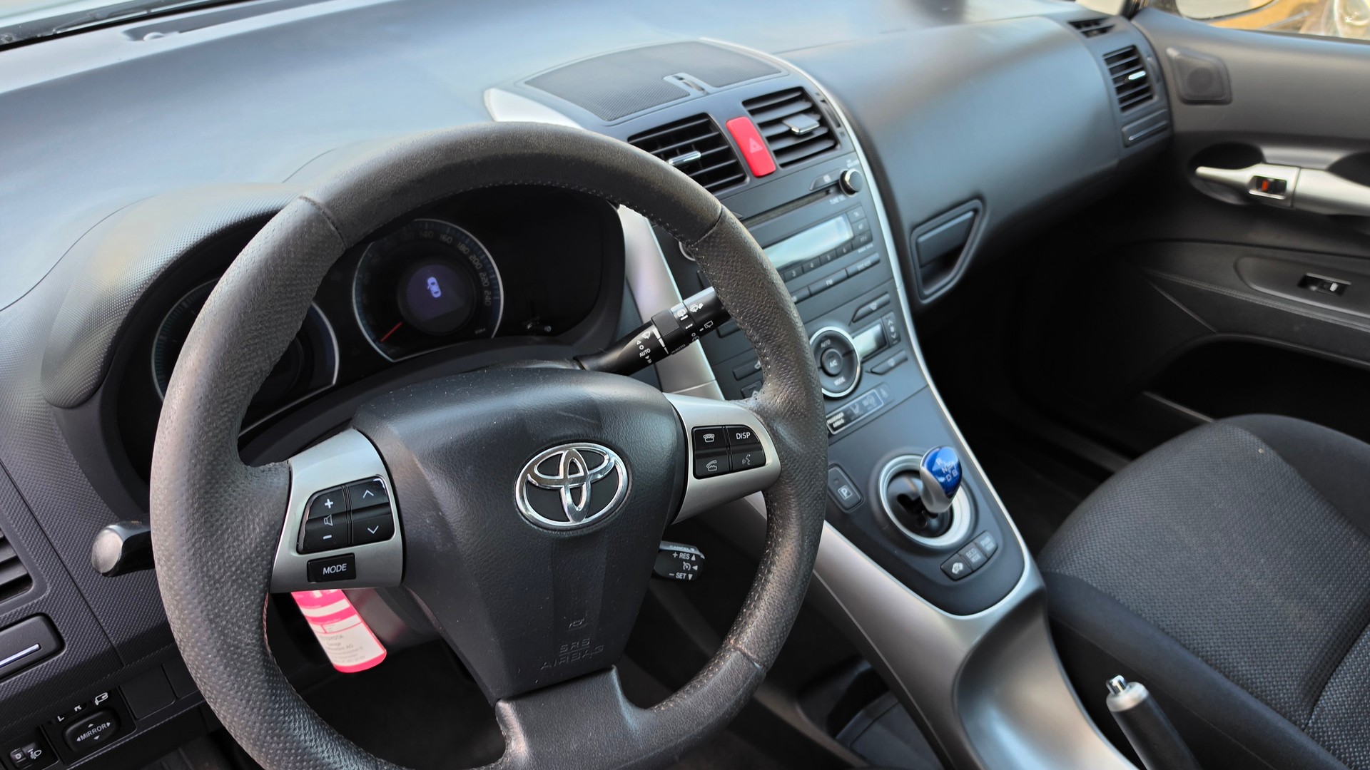 TOYOTA Auris 1.8 16V HSD Linea Sol Premium-image-11