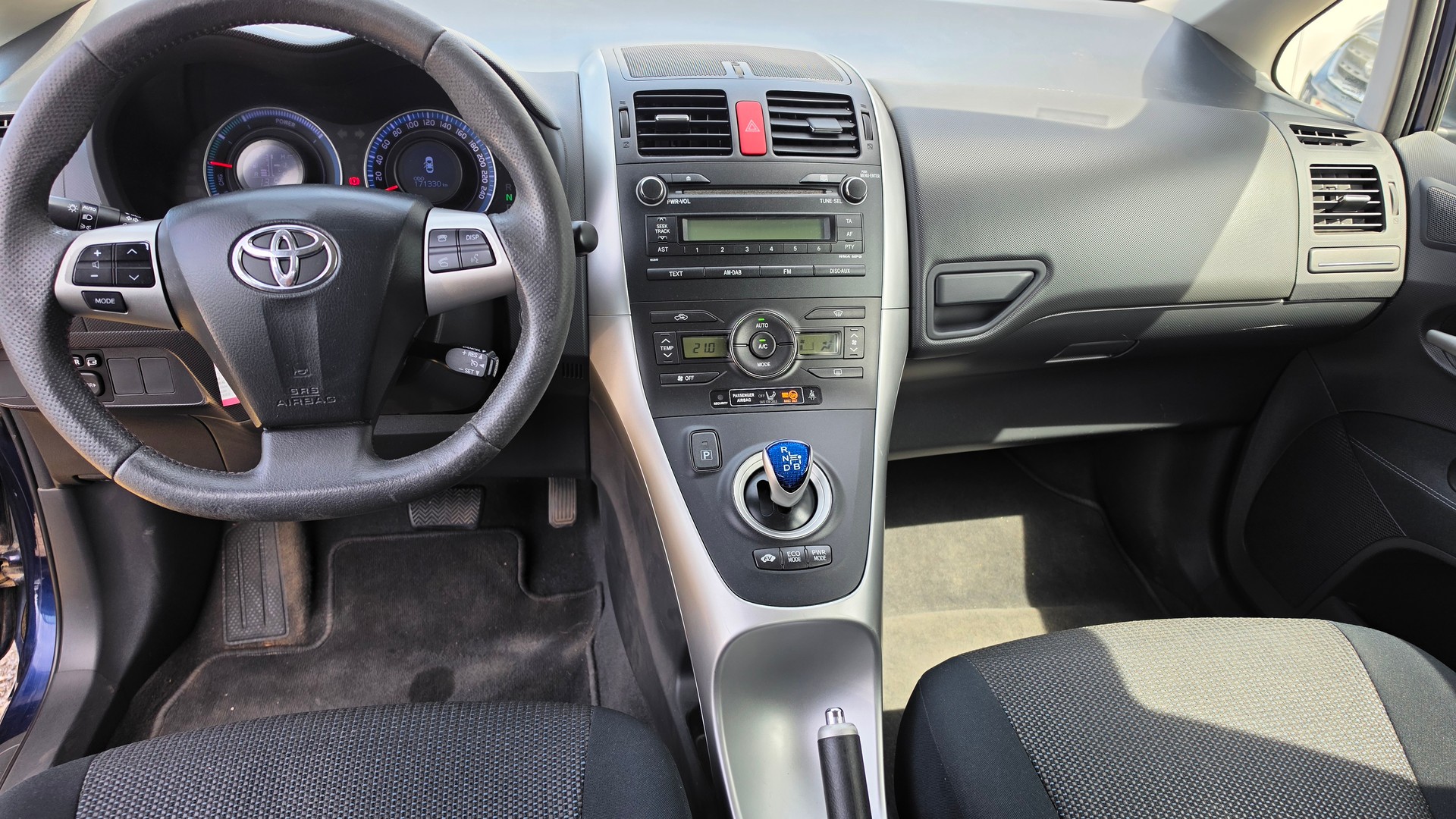 TOYOTA Auris 1.8 16V HSD Linea Sol Premium-image-16