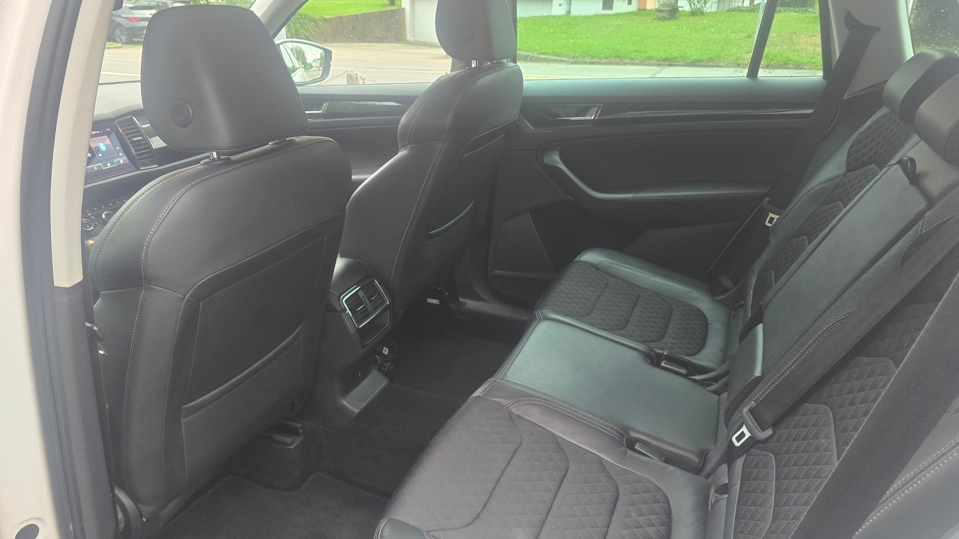 SKODA Kodiaq 2.0 TDI SCR Style 4x4 DSG-image-8