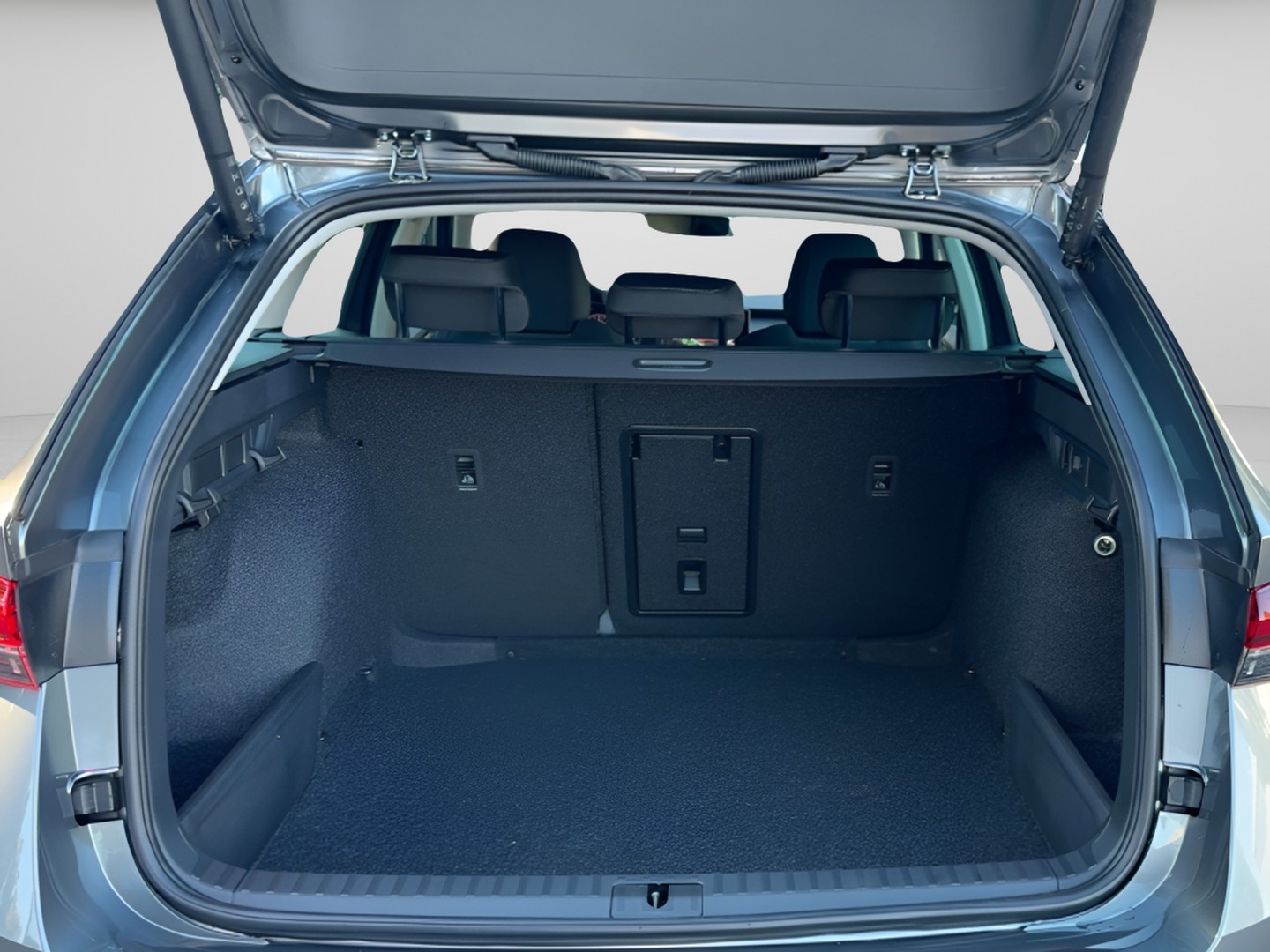 SKODA Octavia Combi 1.5 TSI mHEV DSG Selection-image-17