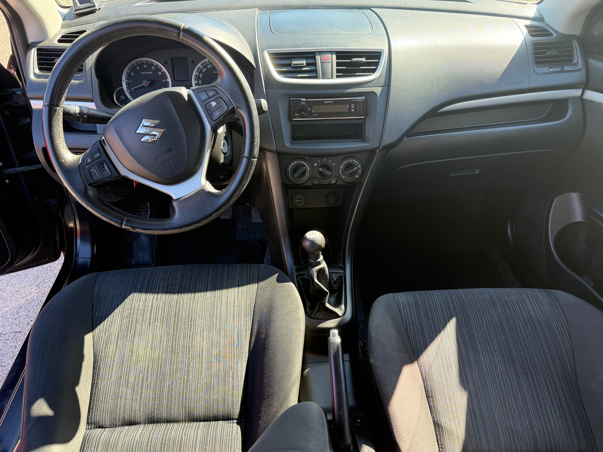 SUZUKI Swift 1.2i 16V Unico 4x4-image-12