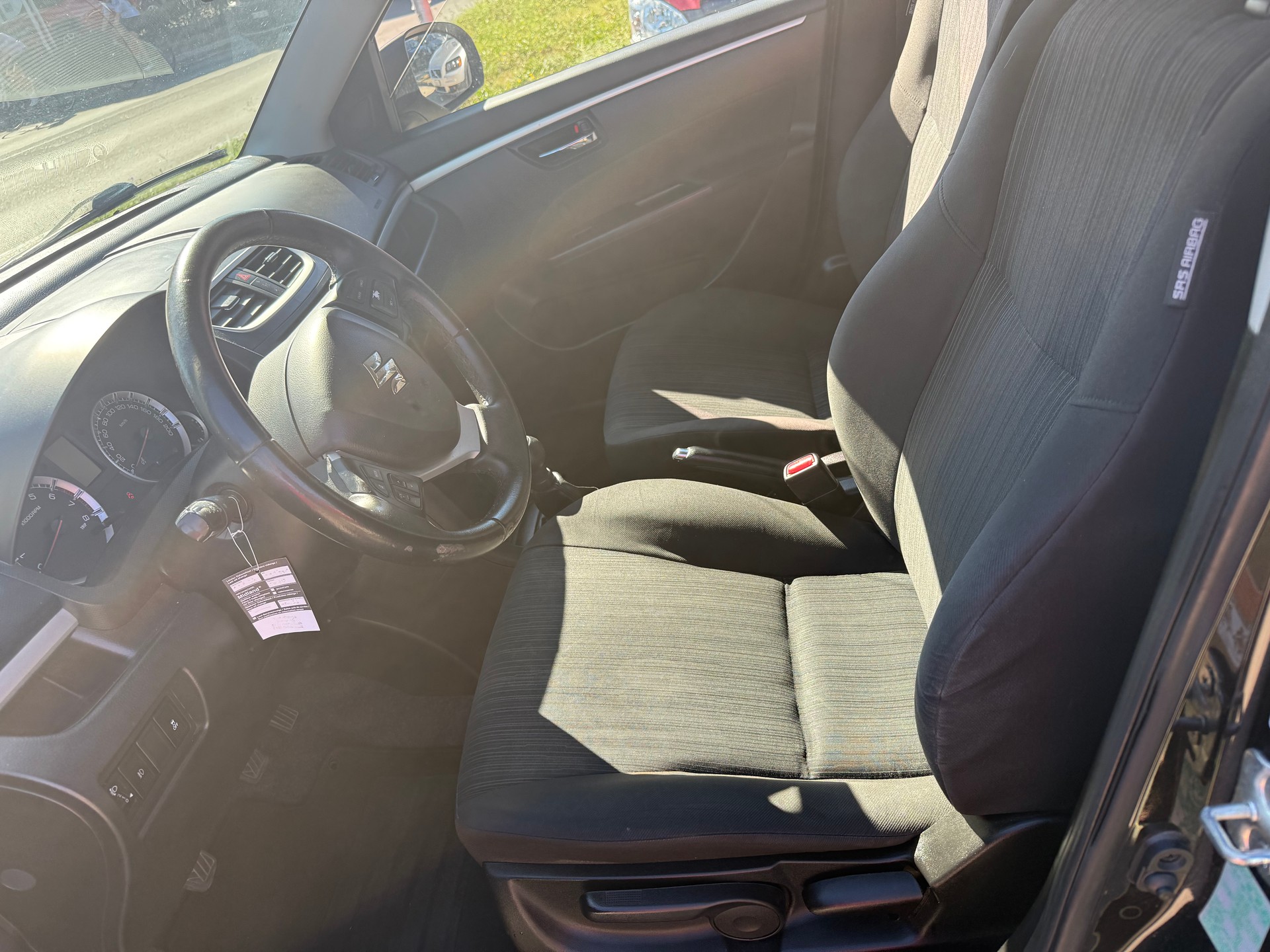 SUZUKI Swift 1.2i 16V Unico 4x4-image-11