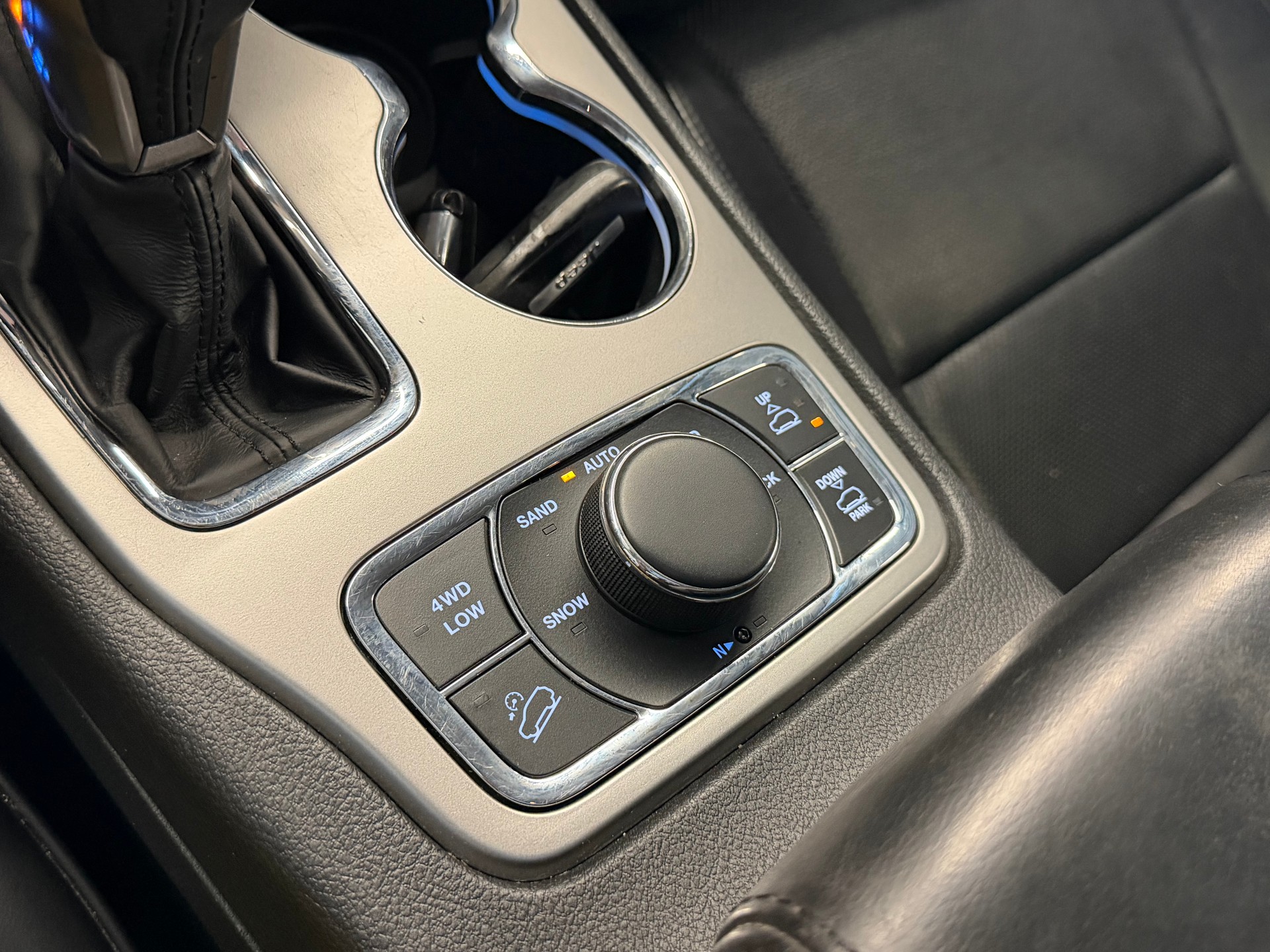 JEEP Grand Cherokee 3.0 CRD Summit Automatic-image-17