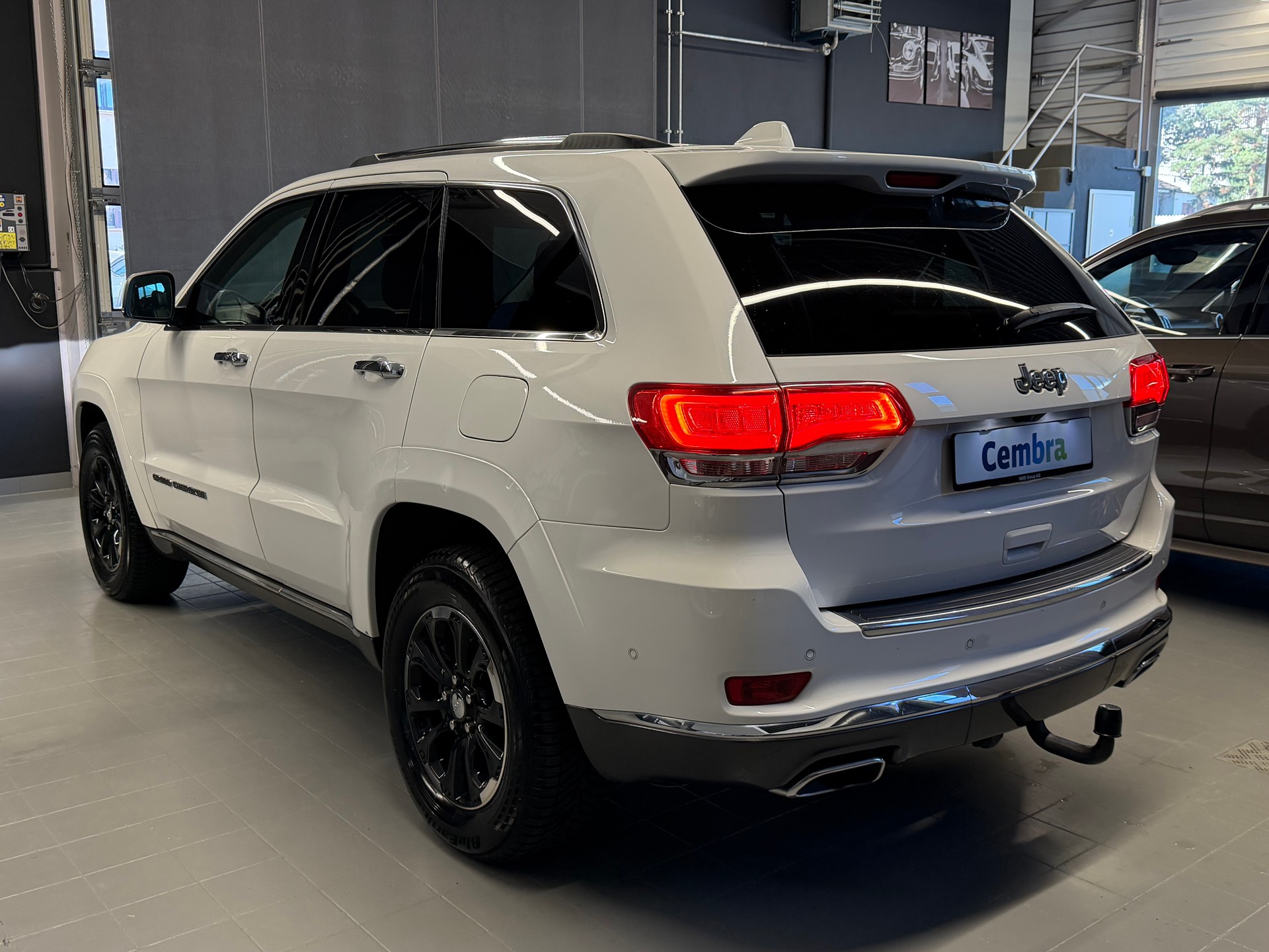 JEEP Grand Cherokee 3.0 CRD Summit Automatic-image-4