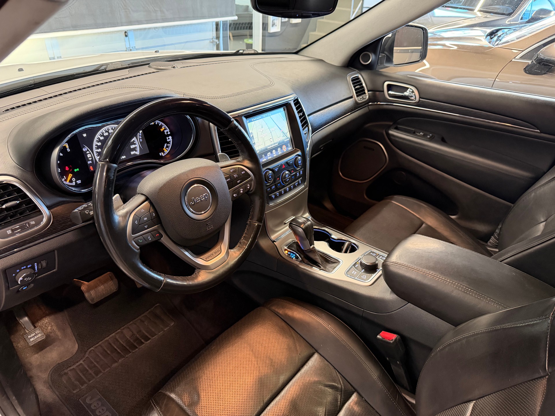 JEEP Grand Cherokee 3.0 CRD Summit Automatic-image-9