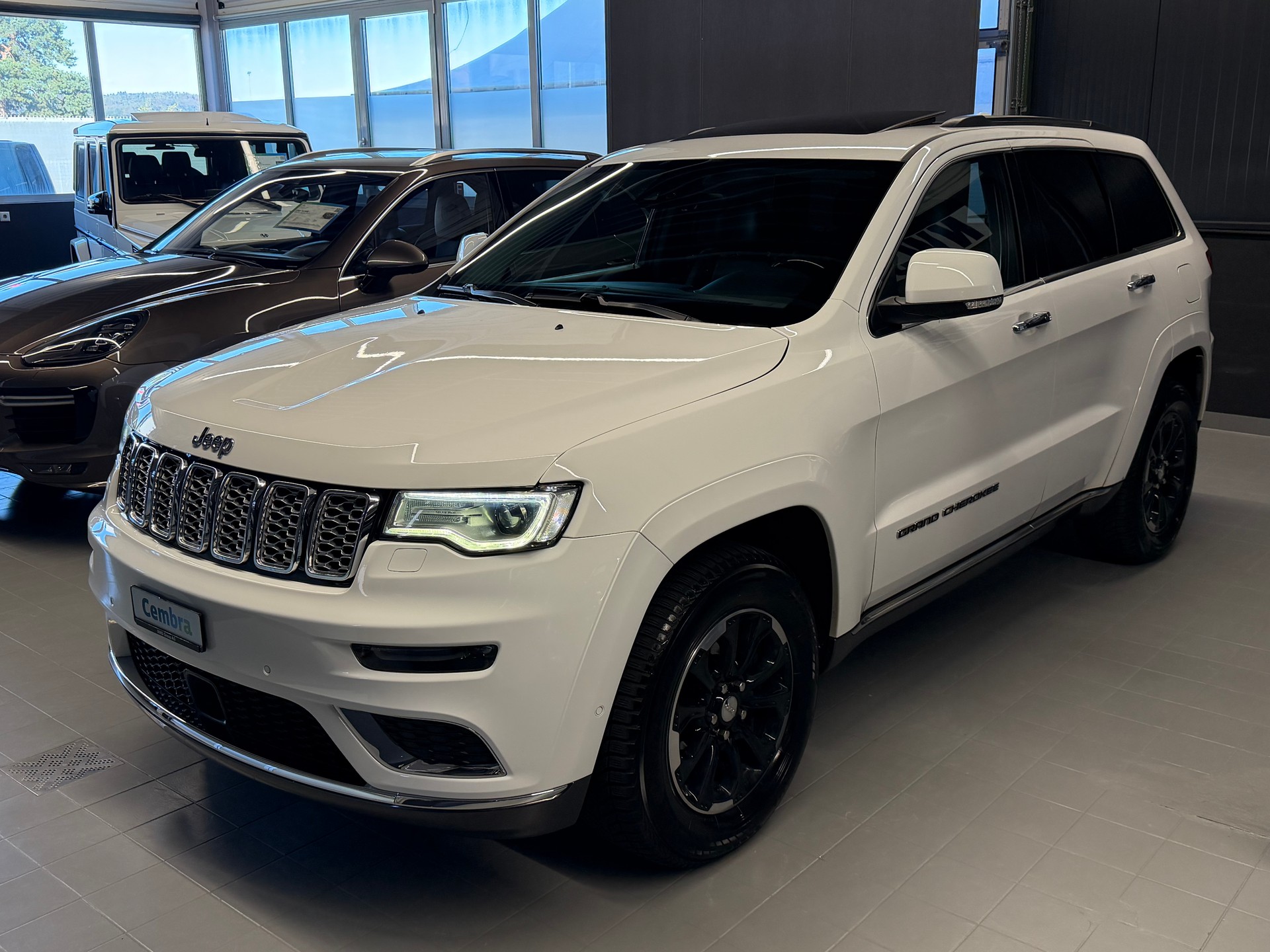JEEP Grand Cherokee 3.0 CRD Summit Automatic-image-3