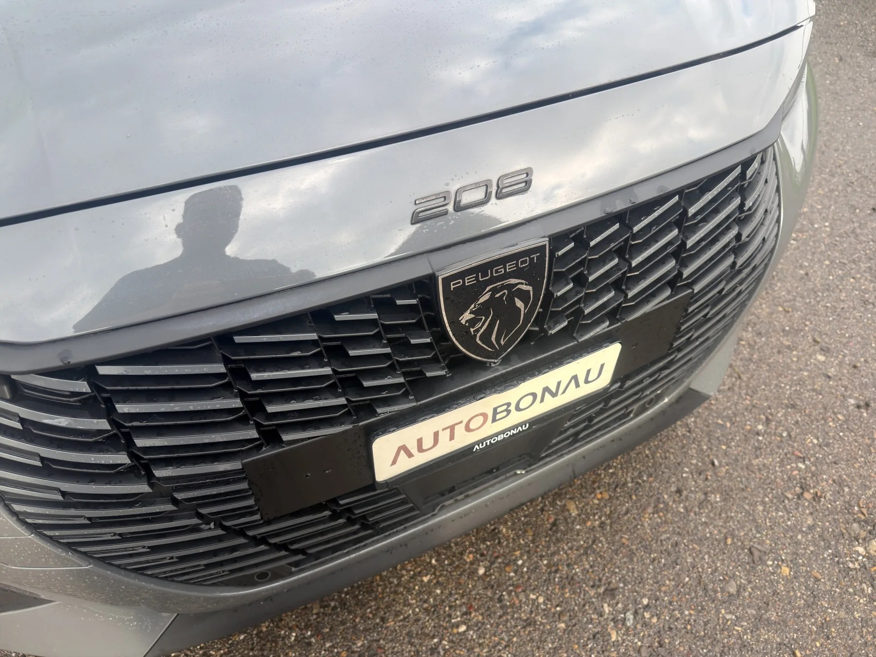 PEUGEOT 208 1.2 Hybrid Allure-image-34