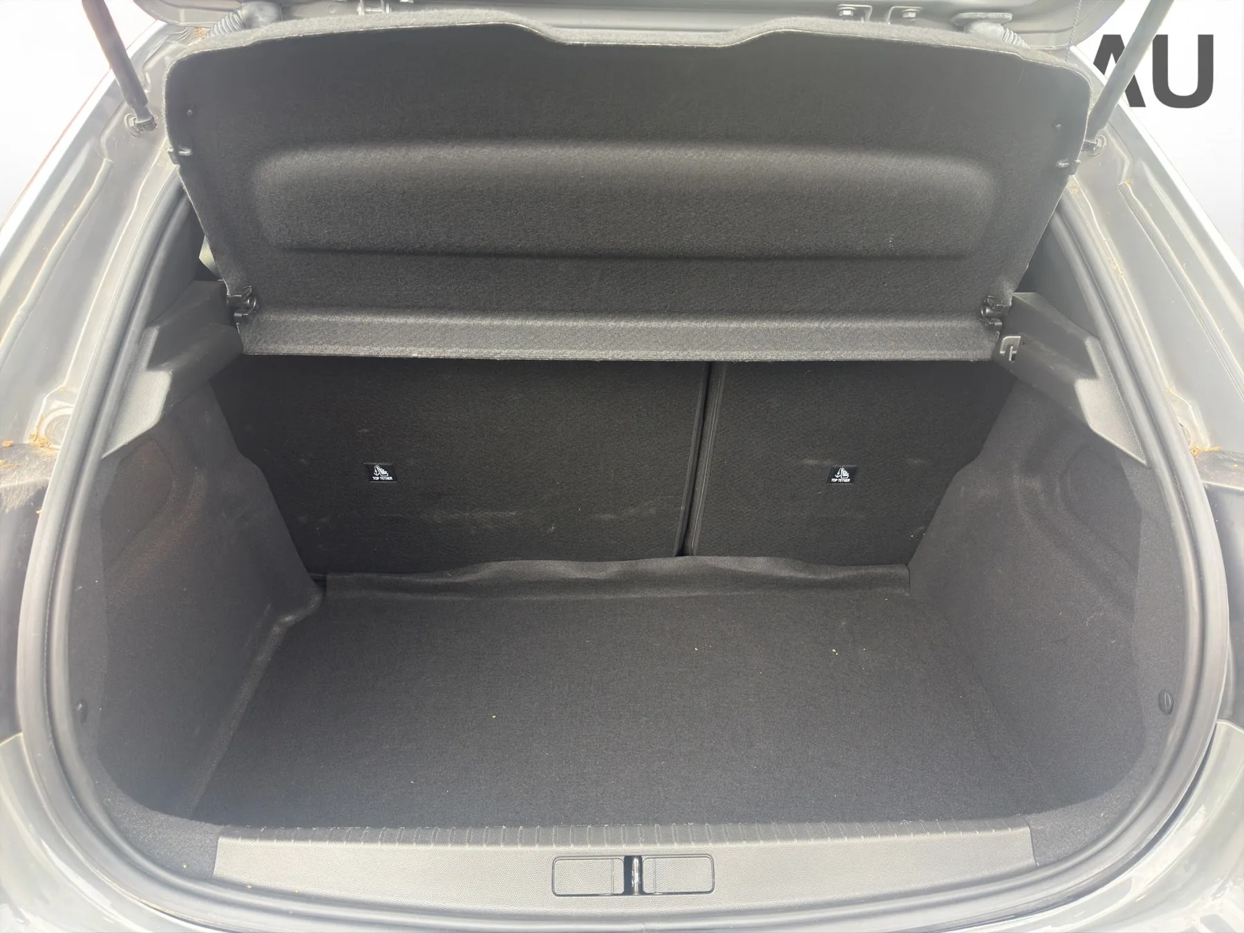 PEUGEOT 208 1.2 Hybrid Allure-image-25