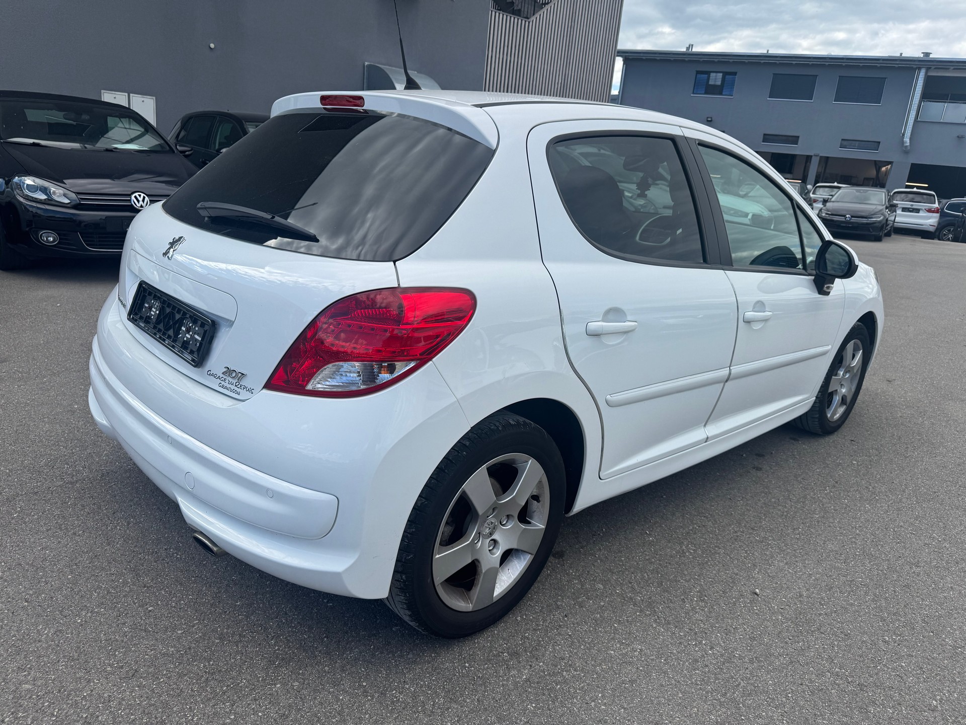 PEUGEOT 207 1.6 16V Lion Edition Automatic-image-7