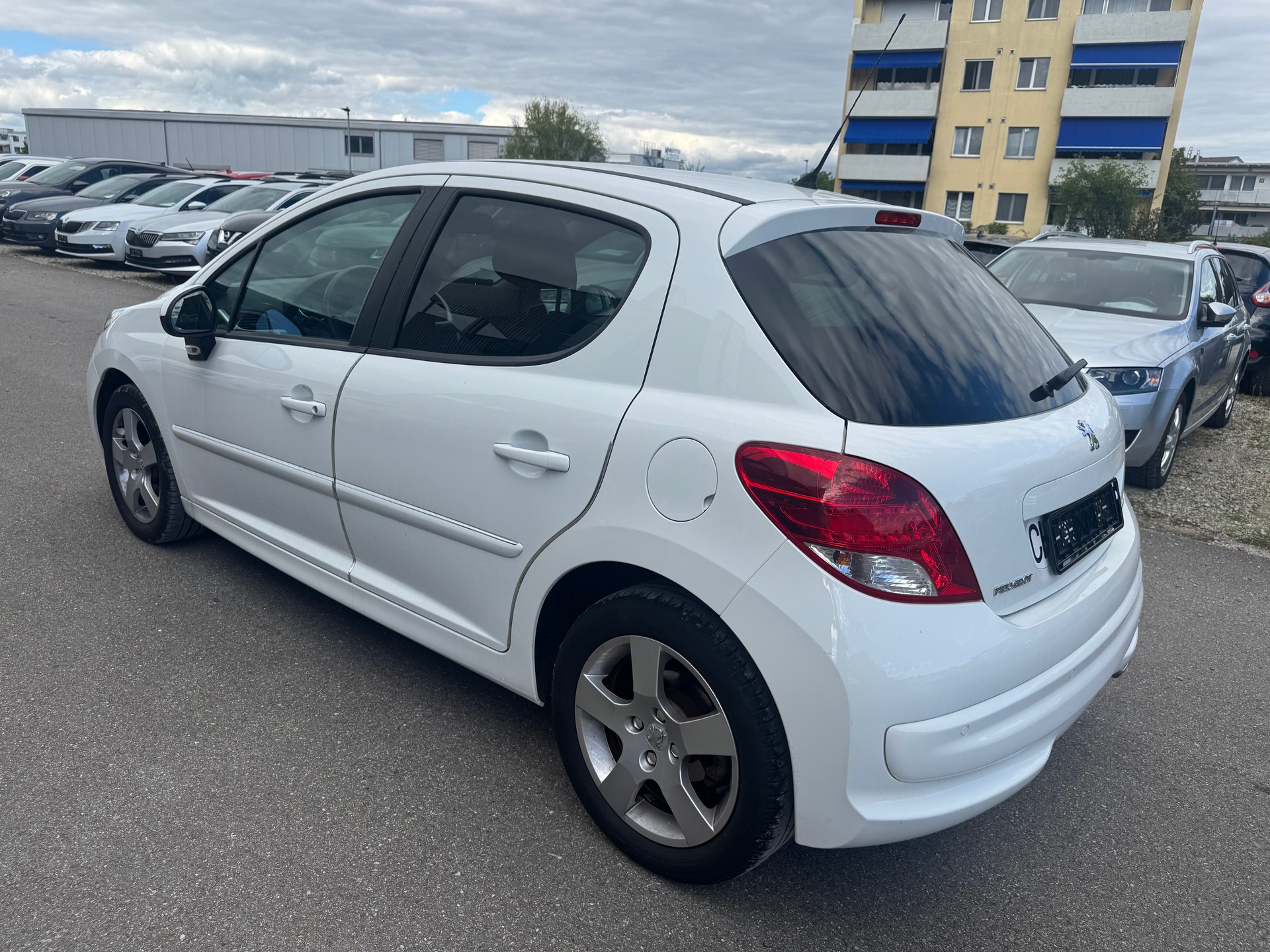 PEUGEOT 207 1.6 16V Lion Edition Automatic-image-8
