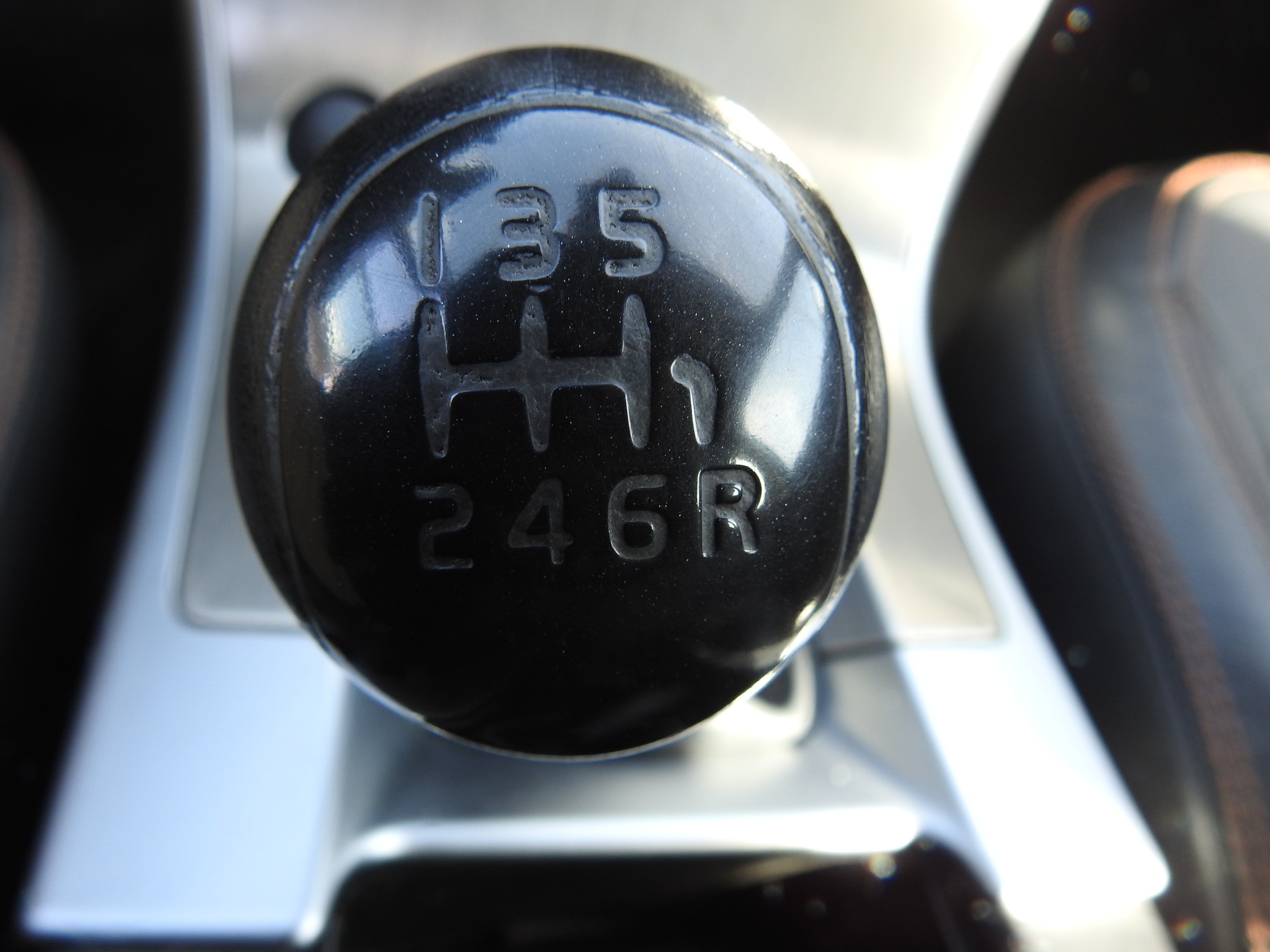 VOLVO XC60 2.4D AWD-image-19