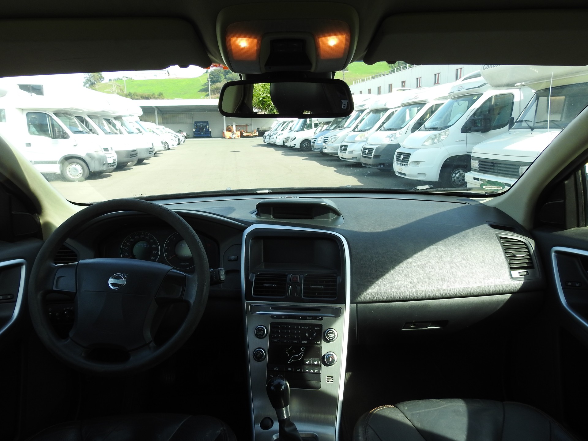 VOLVO XC60 2.4D AWD-image-15