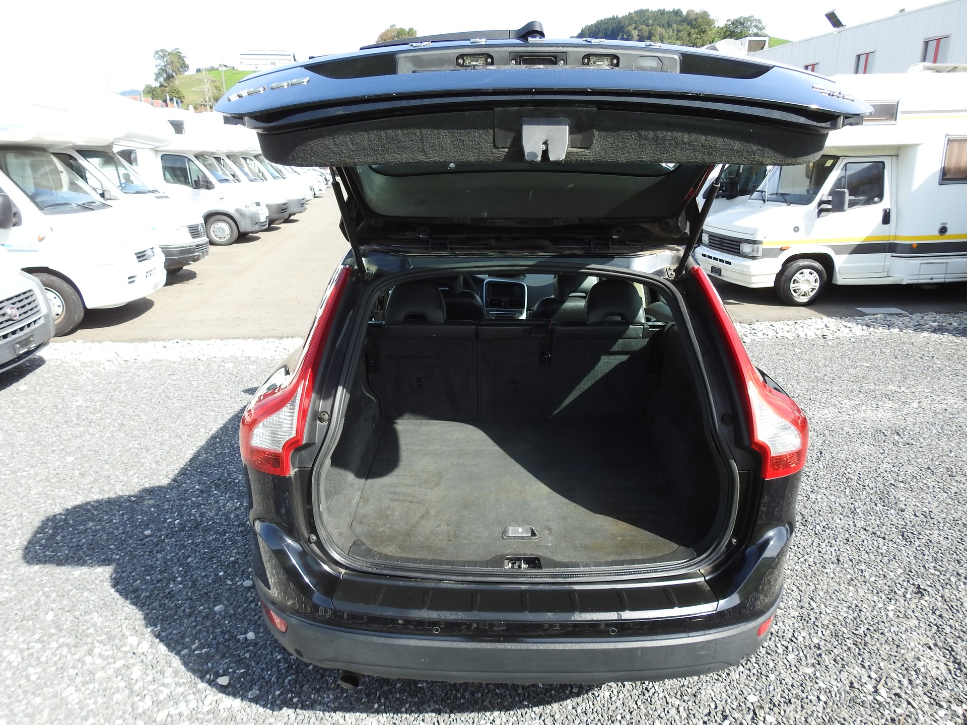 VOLVO XC60 2.4D AWD-image-9