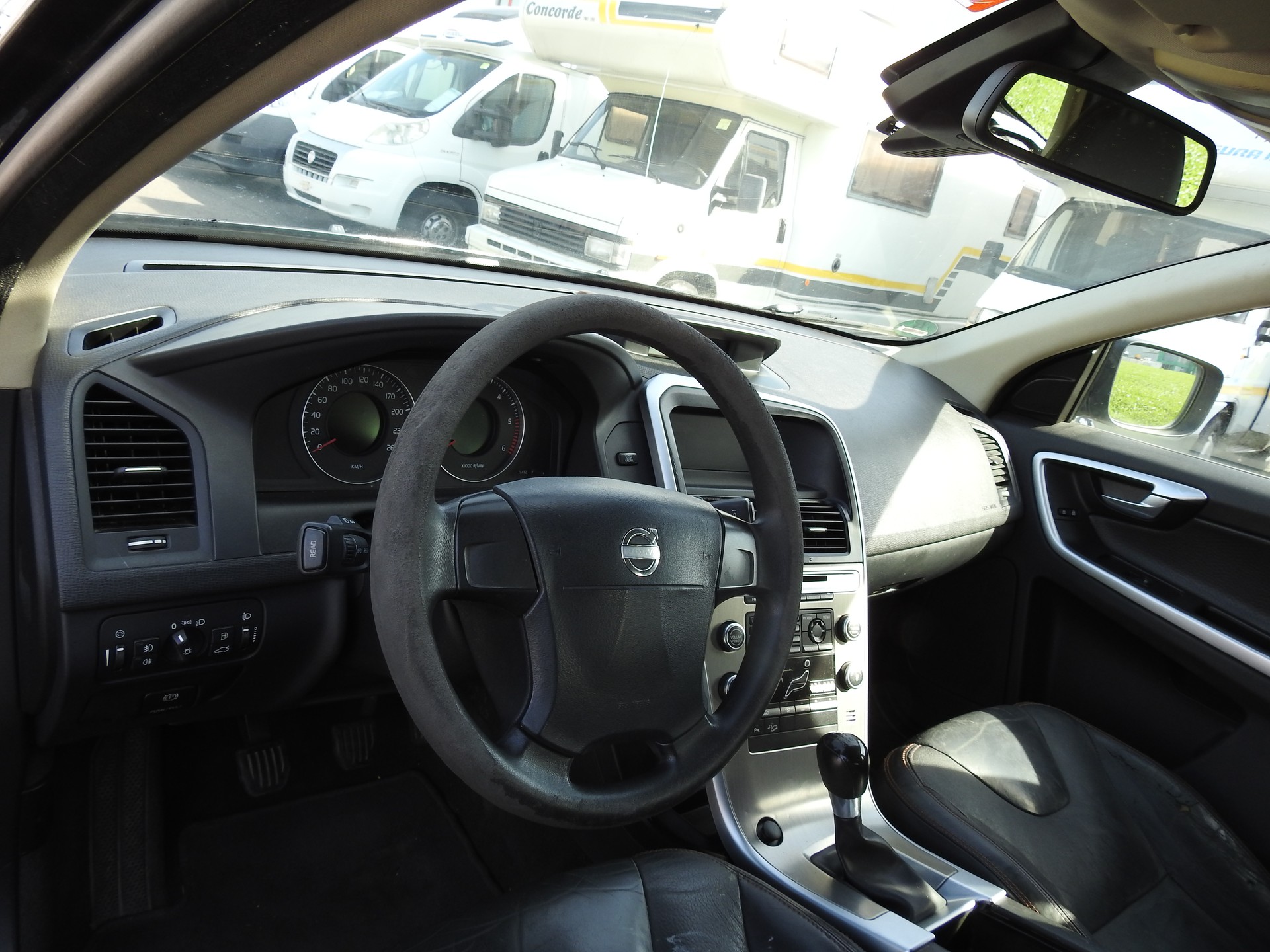 VOLVO XC60 2.4D AWD-image-11